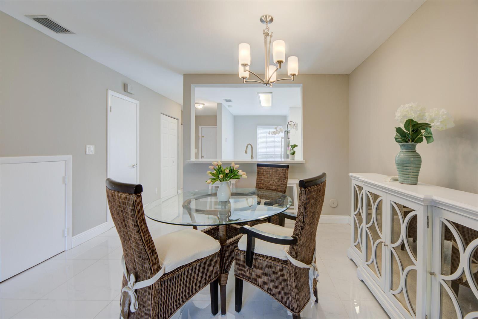Listing photo 13 for 2900 DORCHESTER Lane Unit#2900, Cooper City, FL, 33026