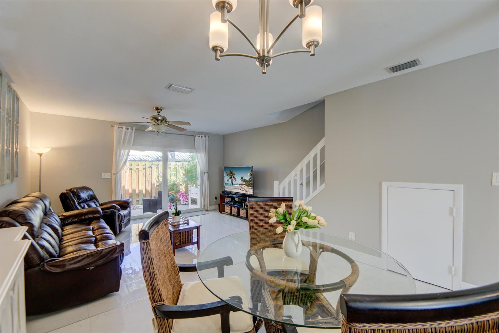 Listing photo 8 for 2900 DORCHESTER Lane Unit#2900, Cooper City, FL, 33026