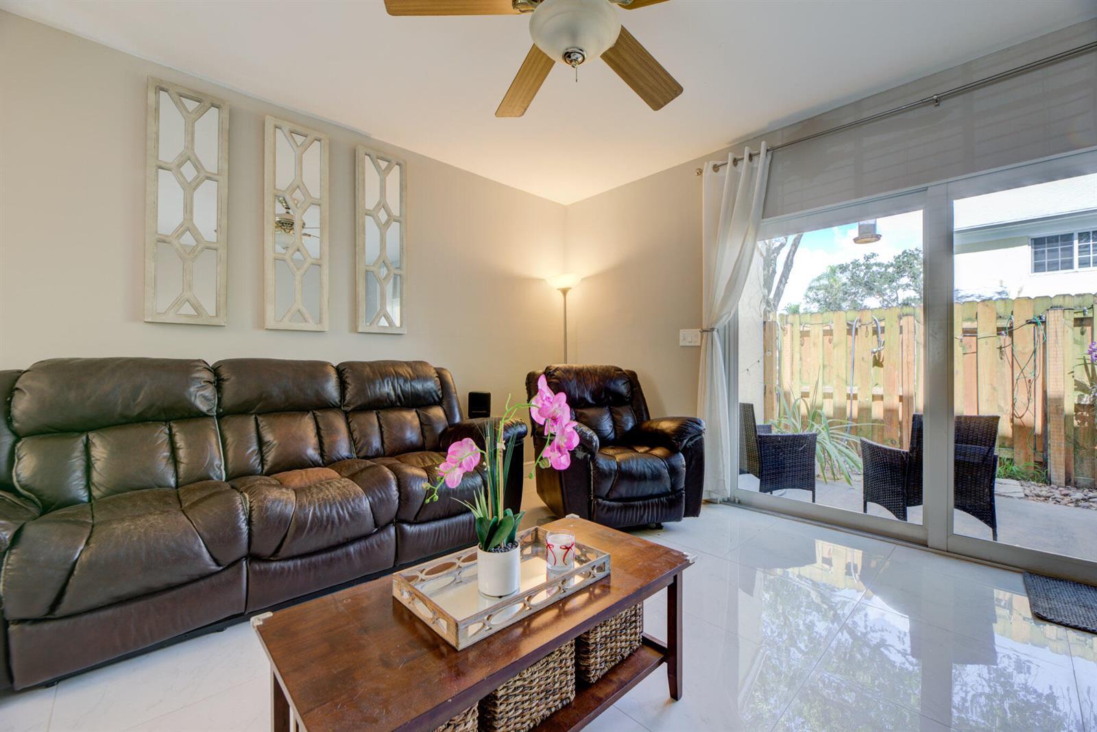 Listing photo 9 for 2900 DORCHESTER Lane Unit#2900, Cooper City, FL, 33026