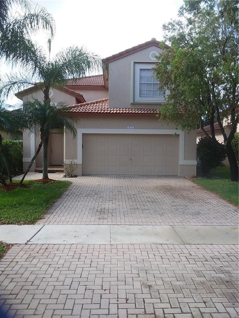 Listing photo 1 for 19250 NW 12TH Manor, Pembroke Pines, FL, 33029