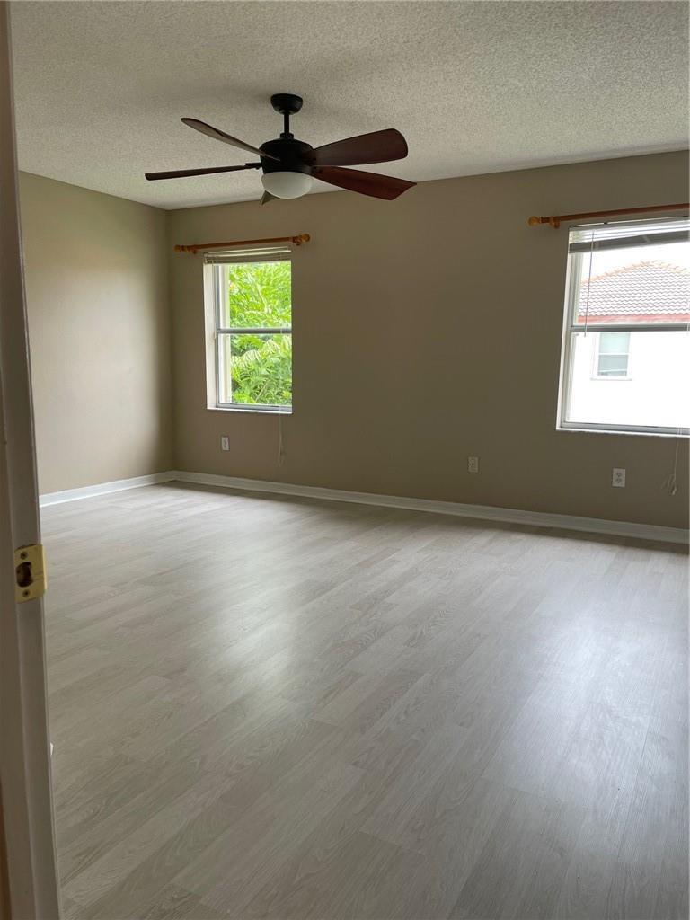 Listing photo 14 for 19250 NW 12TH Manor, Pembroke Pines, FL, 33029