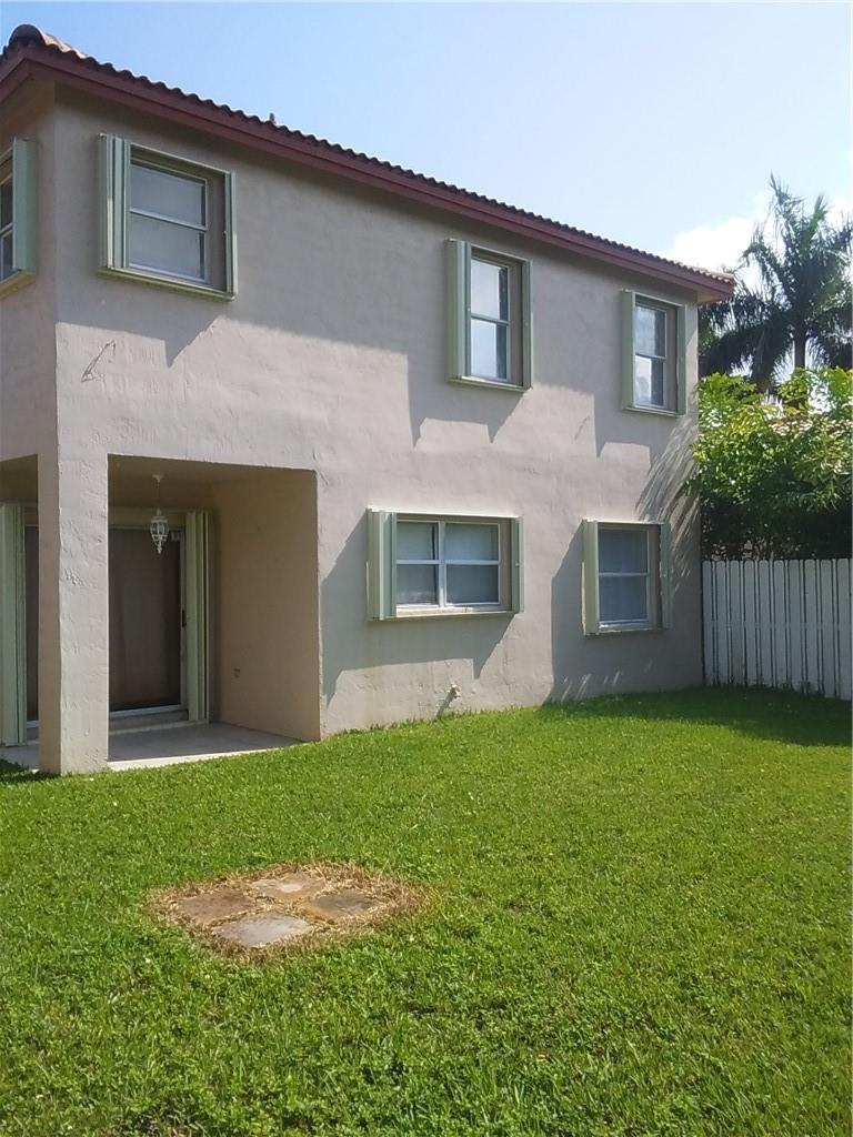 Listing photo 6 for 19250 NW 12TH Manor, Pembroke Pines, FL, 33029