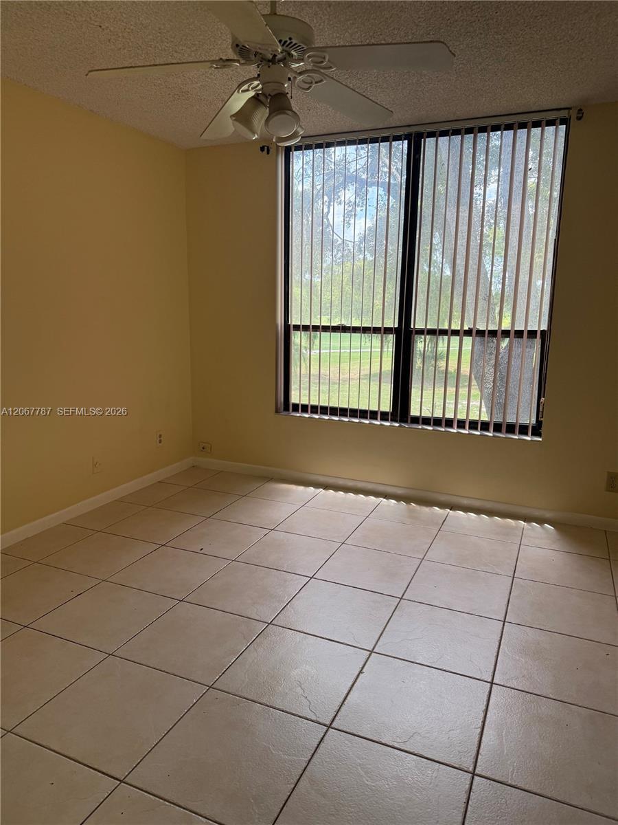 Listing photo 15 for 6751 N University Dr Unit#216, Tamarac, FL, 33321