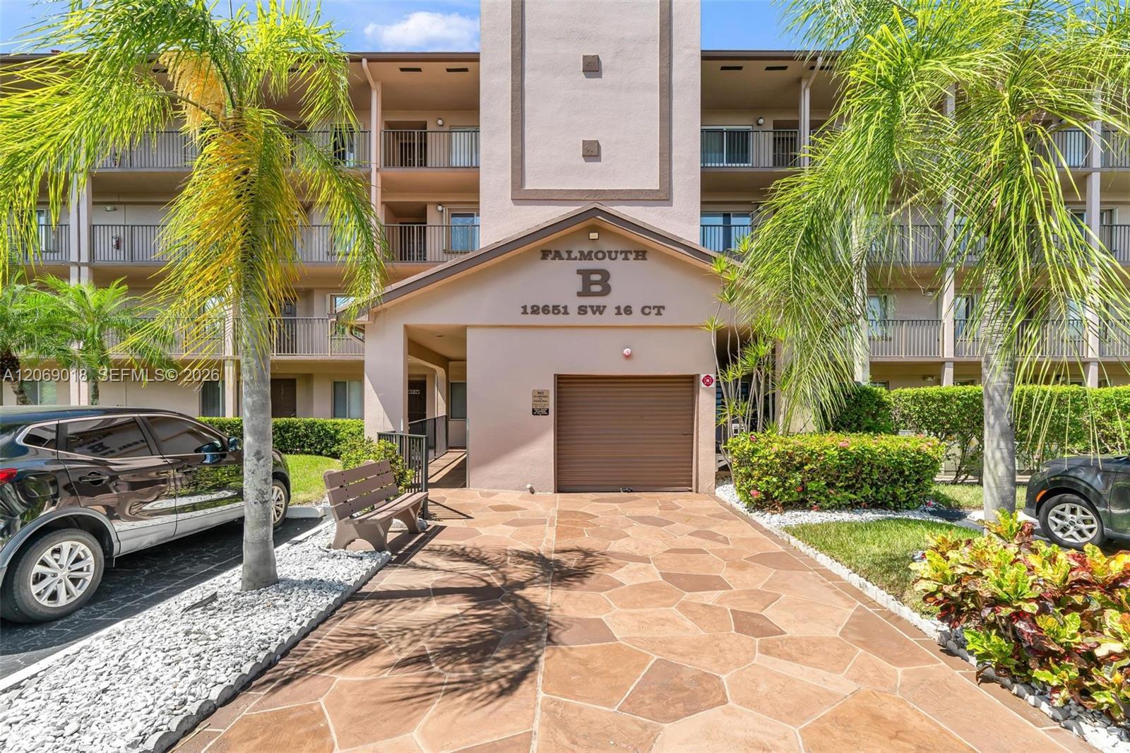 Listing photo 2 for 12651 SW 16th Ct Unit#304B, Pembroke Pines, FL, 33027