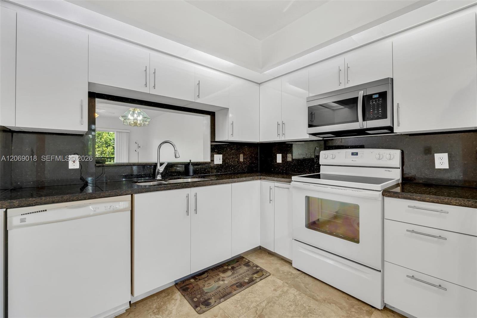 Listing photo 11 for 12651 SW 16th Ct Unit#304B, Pembroke Pines, FL, 33027