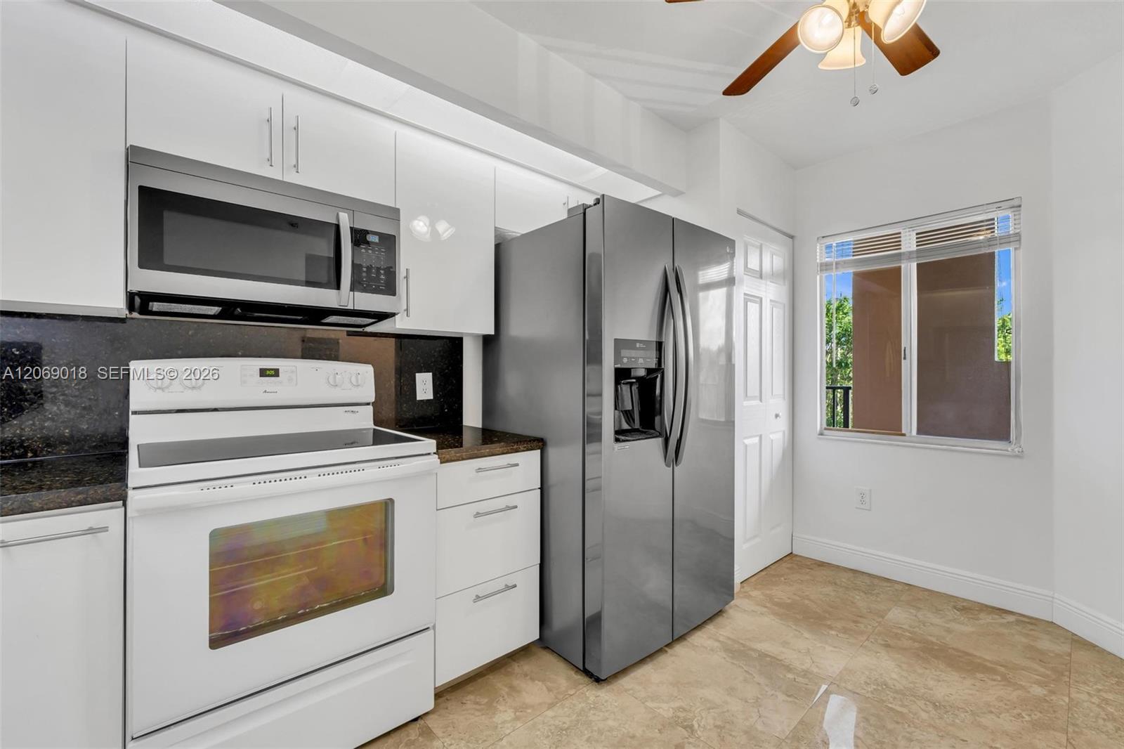 Listing photo 12 for 12651 SW 16th Ct Unit#304B, Pembroke Pines, FL, 33027