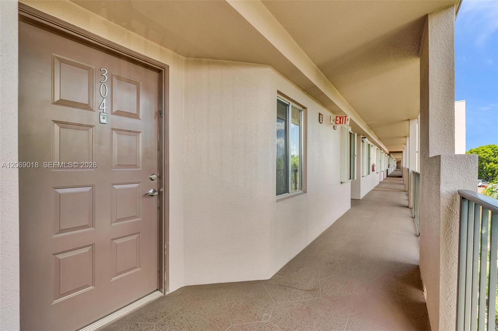 Listing photo 6 for 12651 SW 16th Ct Unit#304B, Pembroke Pines, FL, 33027