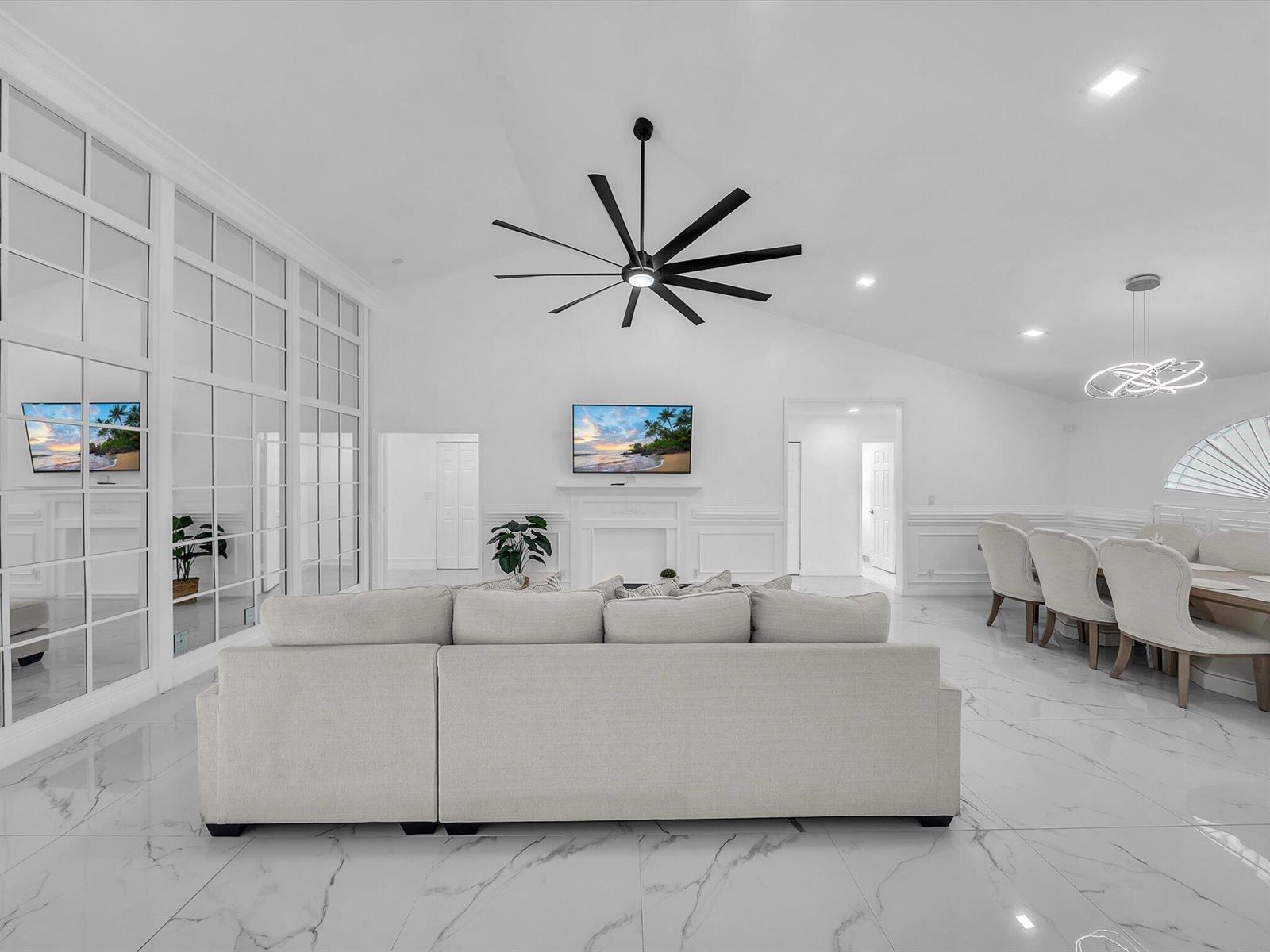 Listing photo 3 for 2065 NW 127TH Terrace, Coral Springs, FL, 33071