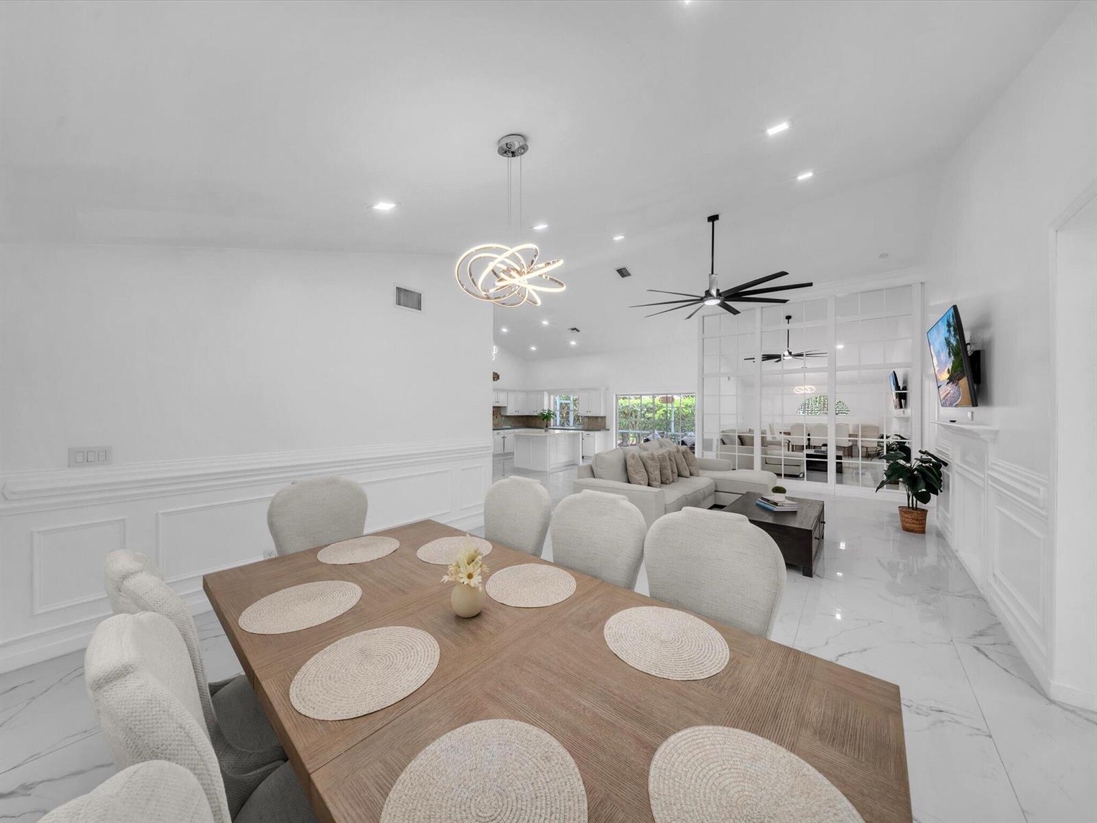 Listing photo 4 for 2065 NW 127TH Terrace, Coral Springs, FL, 33071