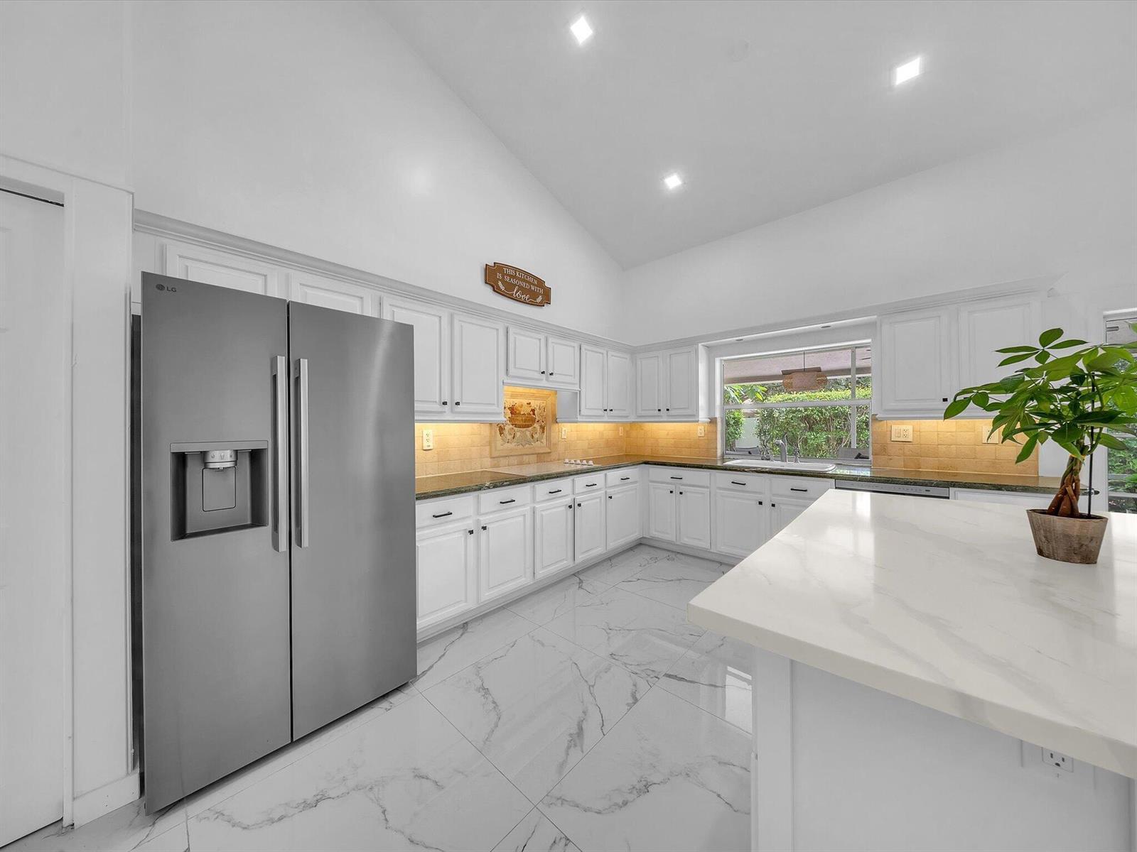 Listing photo 7 for 2065 NW 127TH Terrace, Coral Springs, FL, 33071