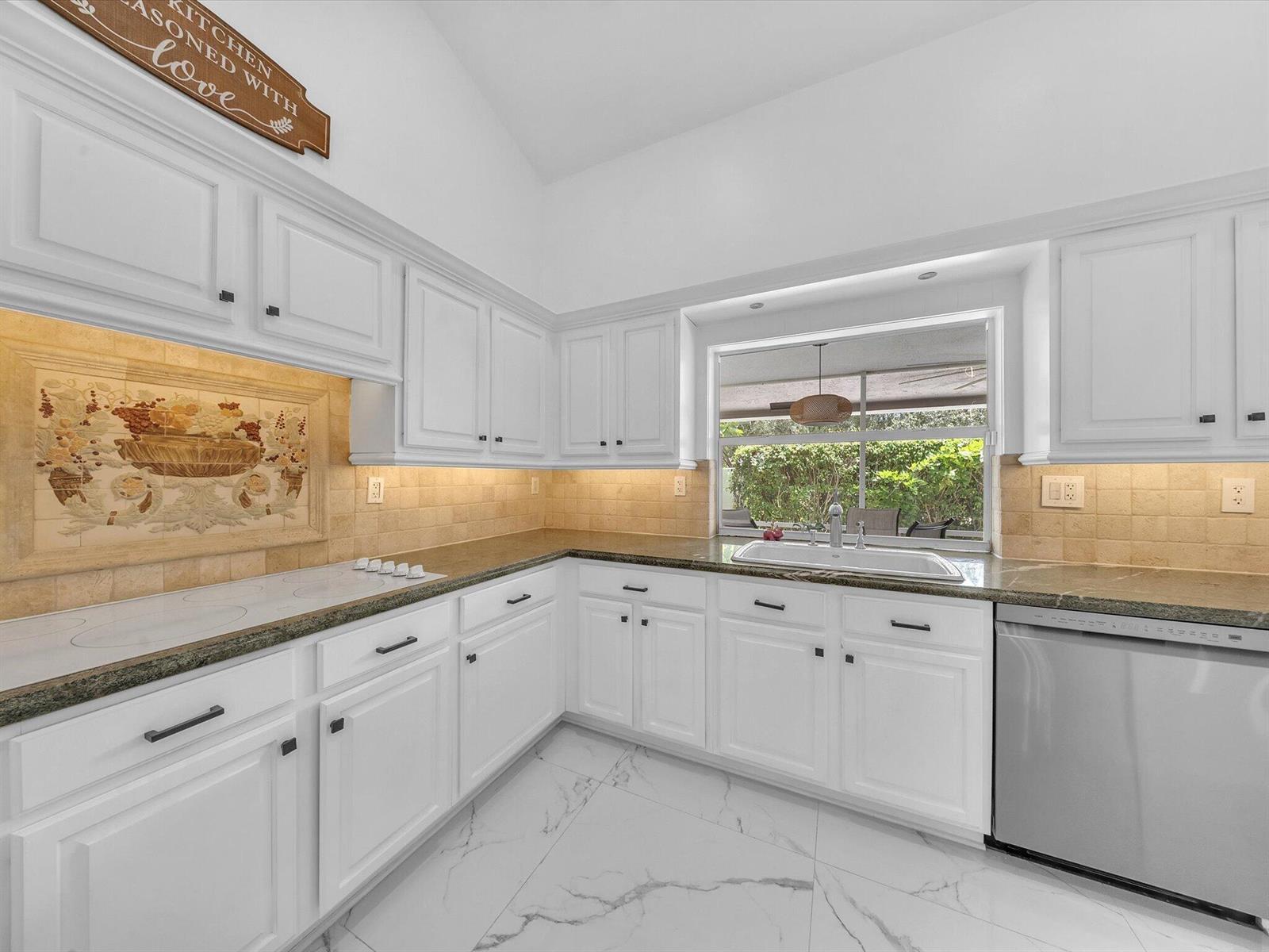 Listing photo 8 for 2065 NW 127TH Terrace, Coral Springs, FL, 33071