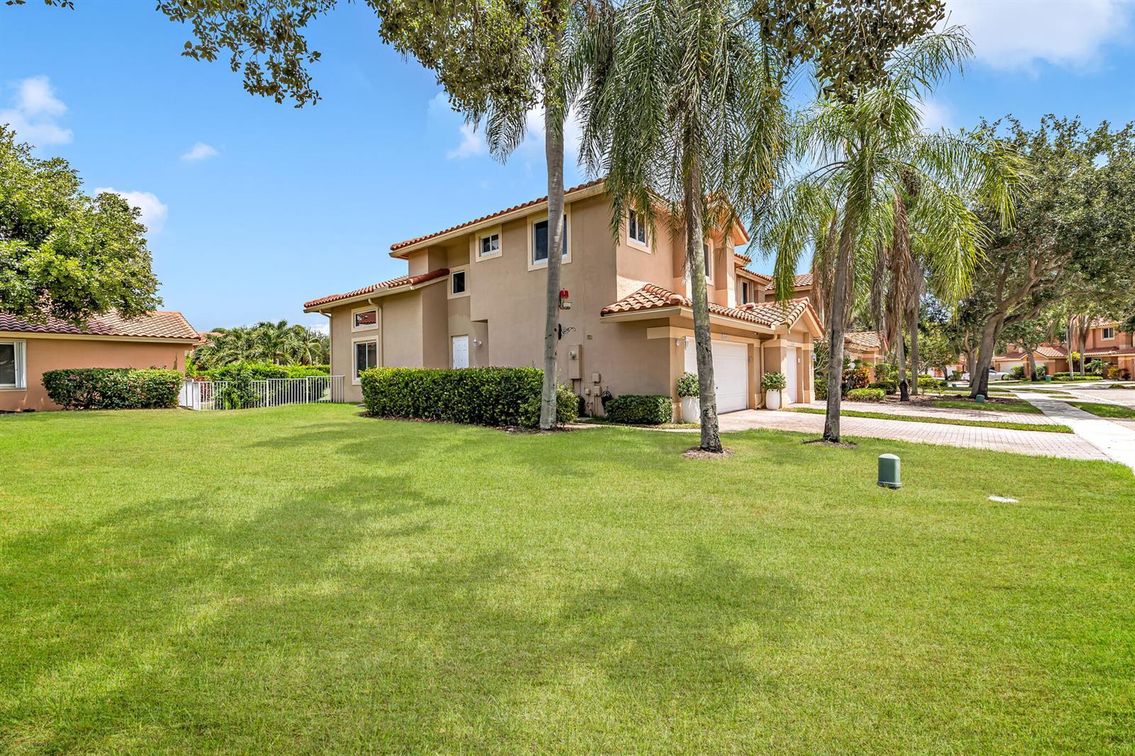 Listing photo 2 for 12571 NW 57th Court, Coral Springs, FL, 33076