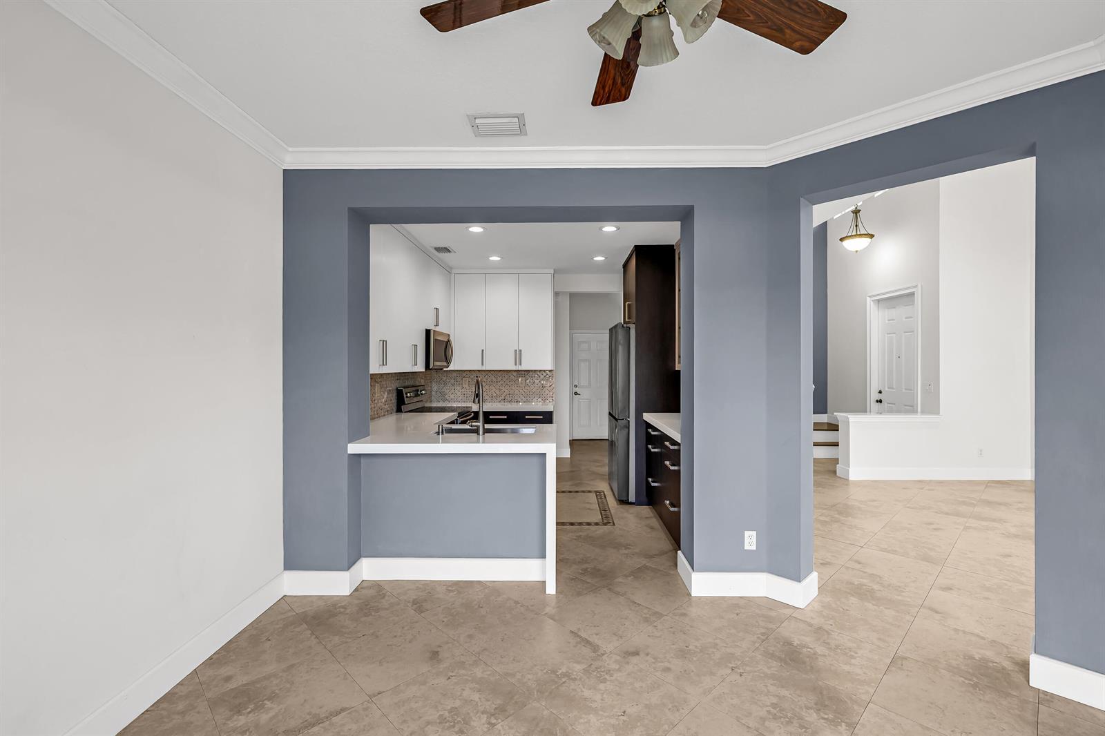 Listing photo 10 for 12571 NW 57th Court, Coral Springs, FL, 33076