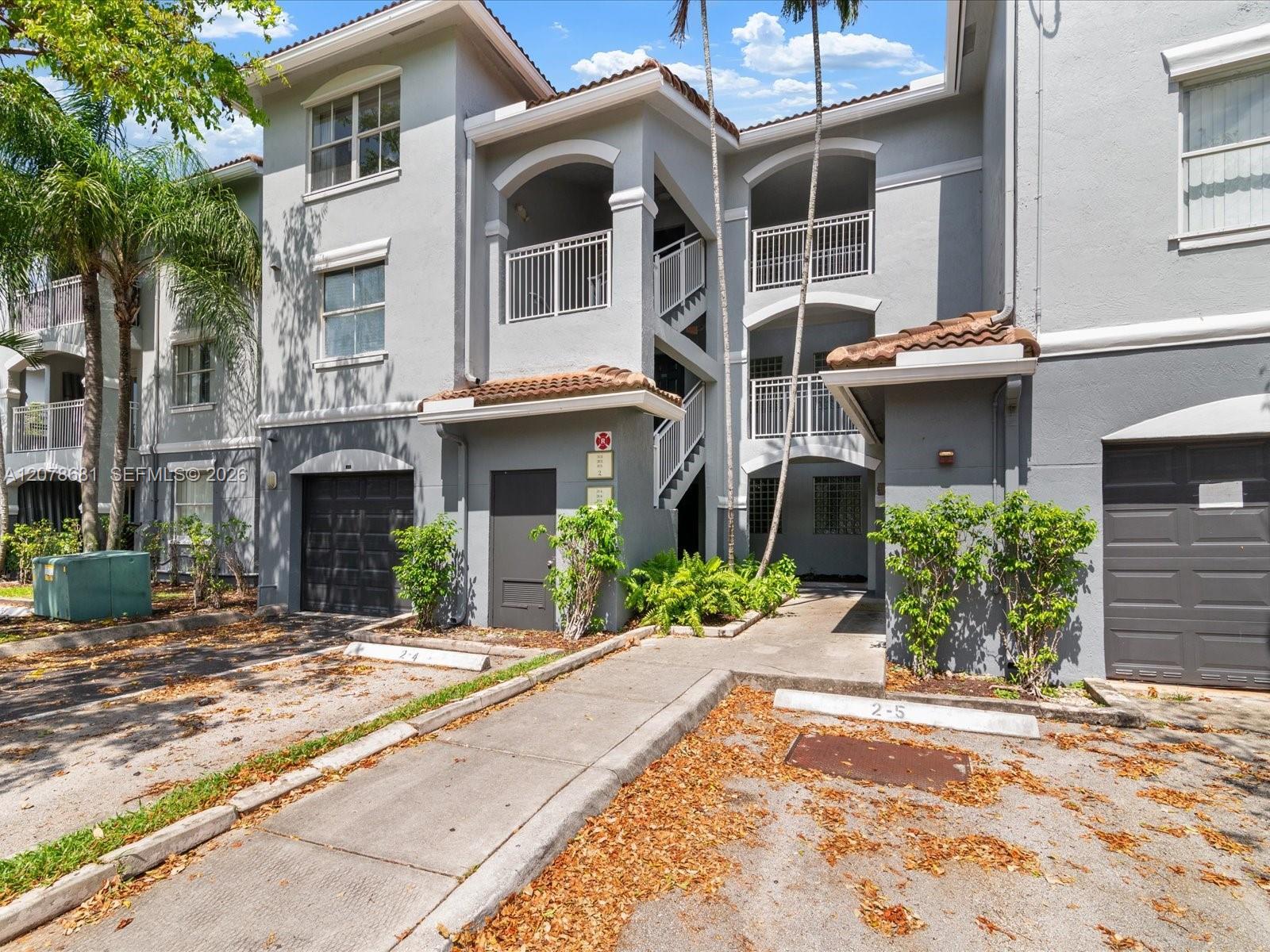 Listing photo 2 for 155 NW 96th Ter Unit#2-303, Pembroke Pines, FL, 33024
