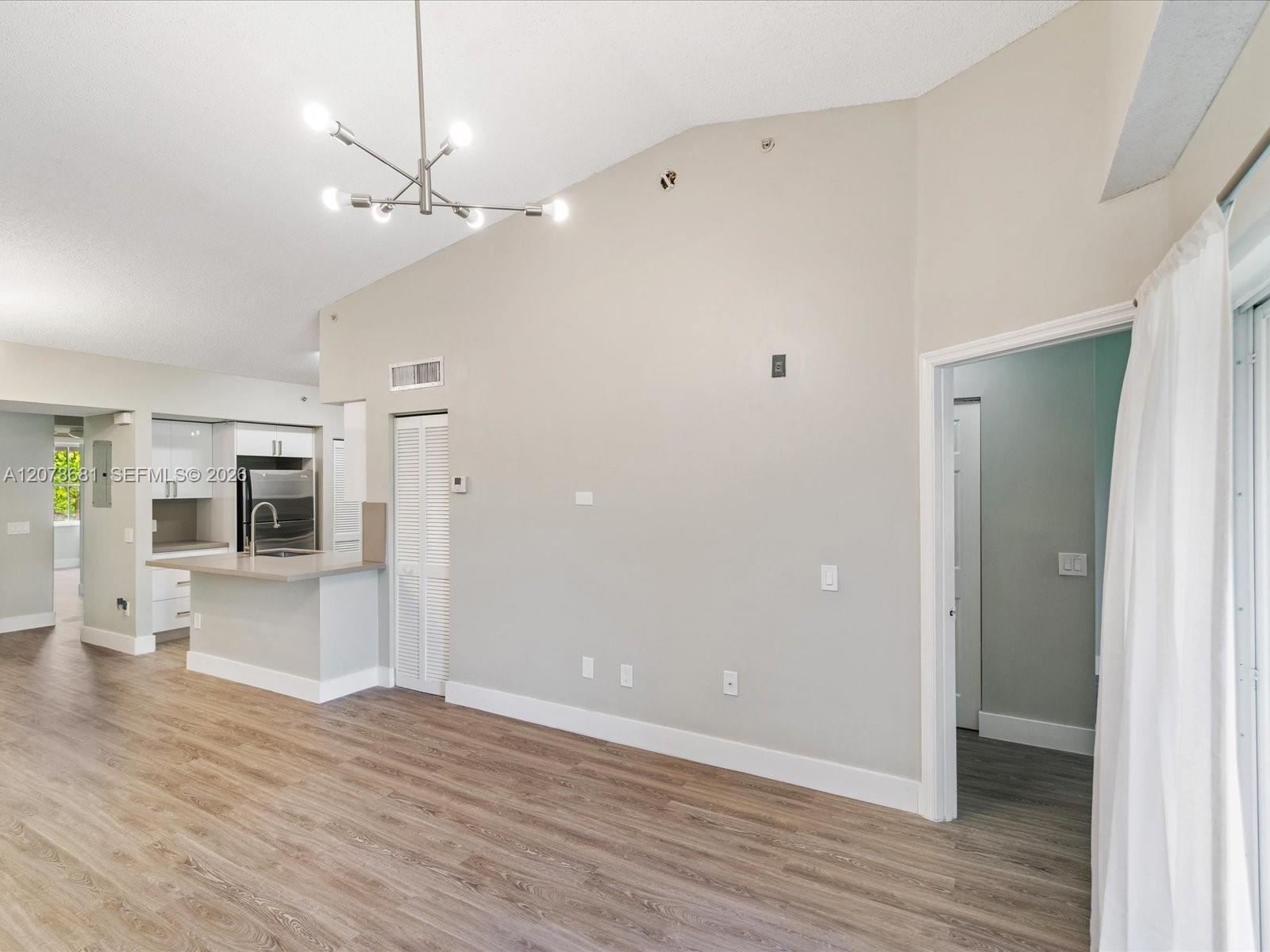 Listing photo 14 for 155 NW 96th Ter Unit#2-303, Pembroke Pines, FL, 33024