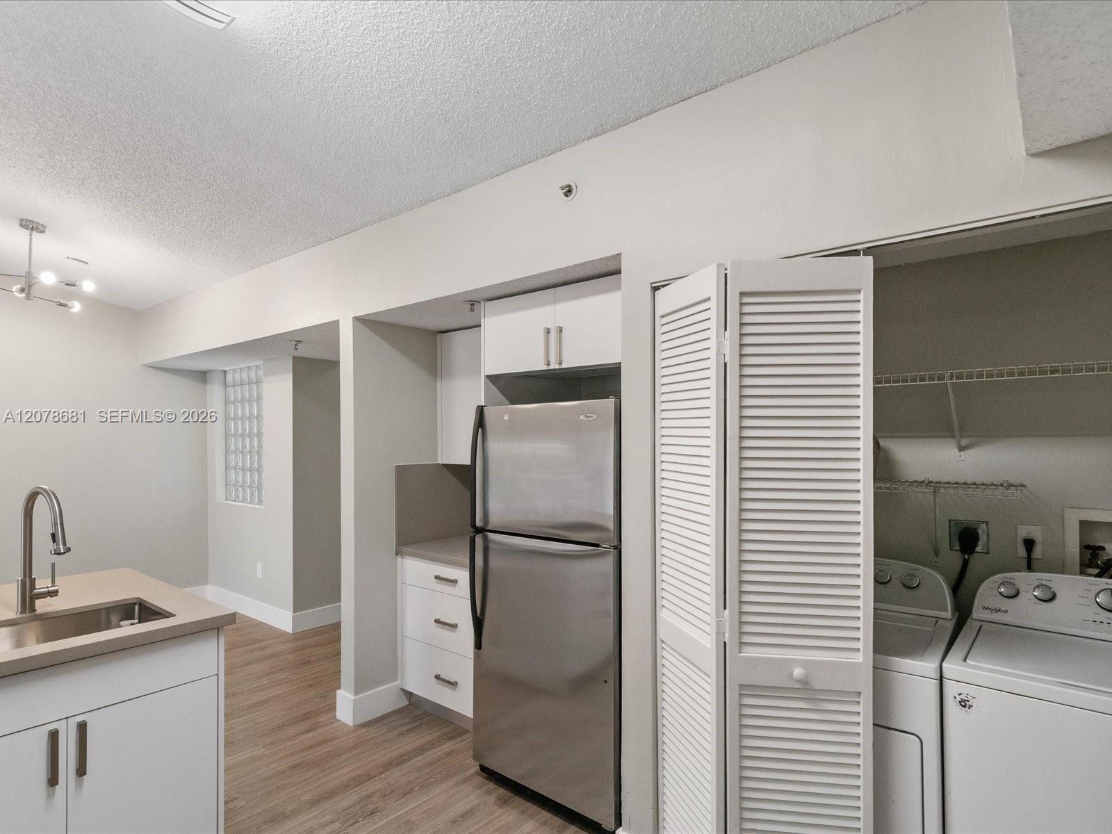 Listing photo 9 for 155 NW 96th Ter Unit#2-303, Pembroke Pines, FL, 33024