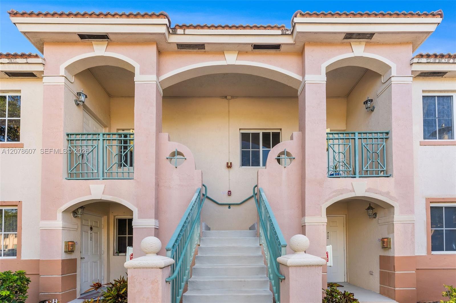 Listing photo 1 for 2140 NW 78th Ave Unit#204, Pembroke Pines, FL, 33024