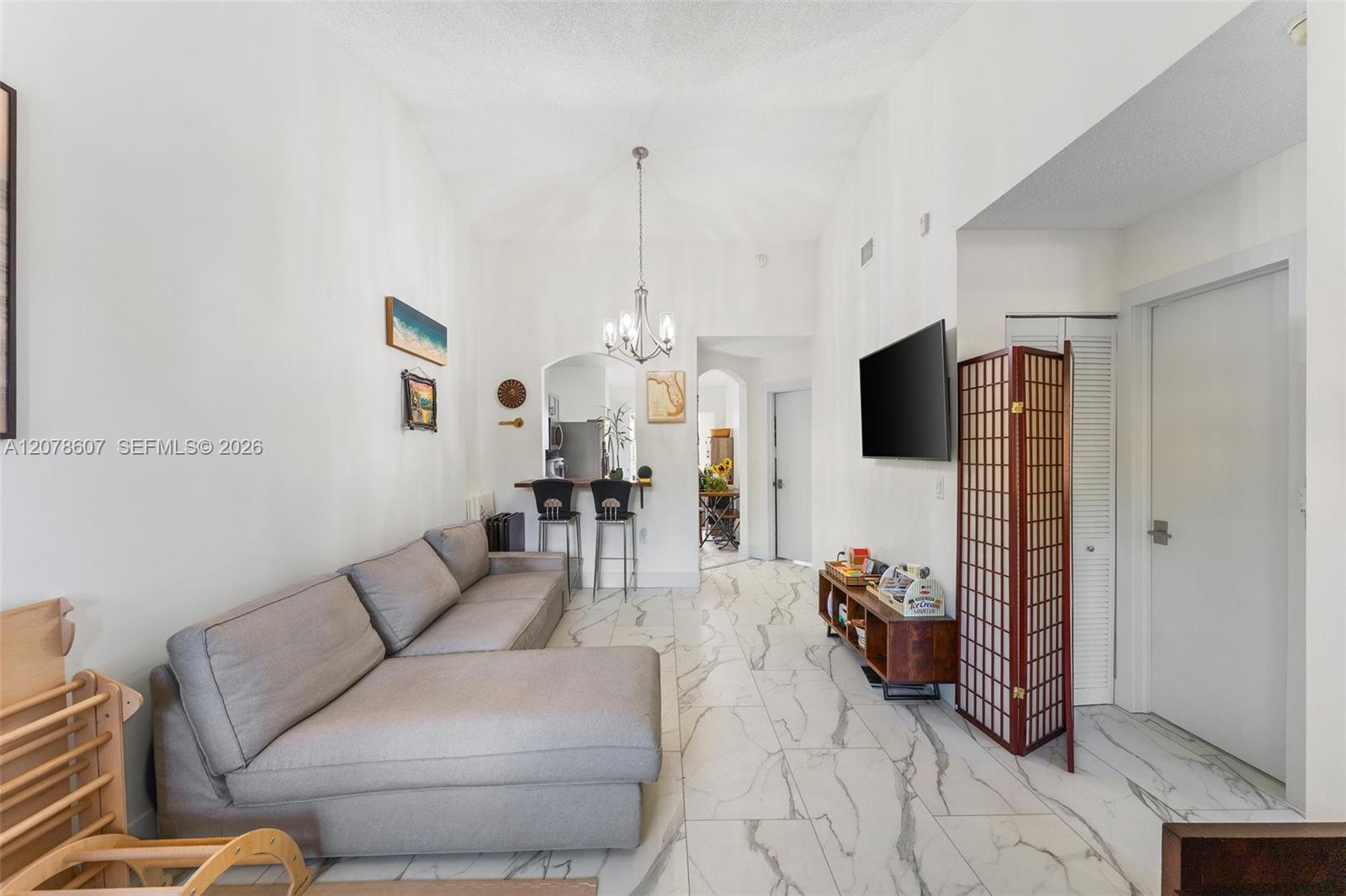 Listing photo 6 for 2140 NW 78th Ave Unit#204, Pembroke Pines, FL, 33024