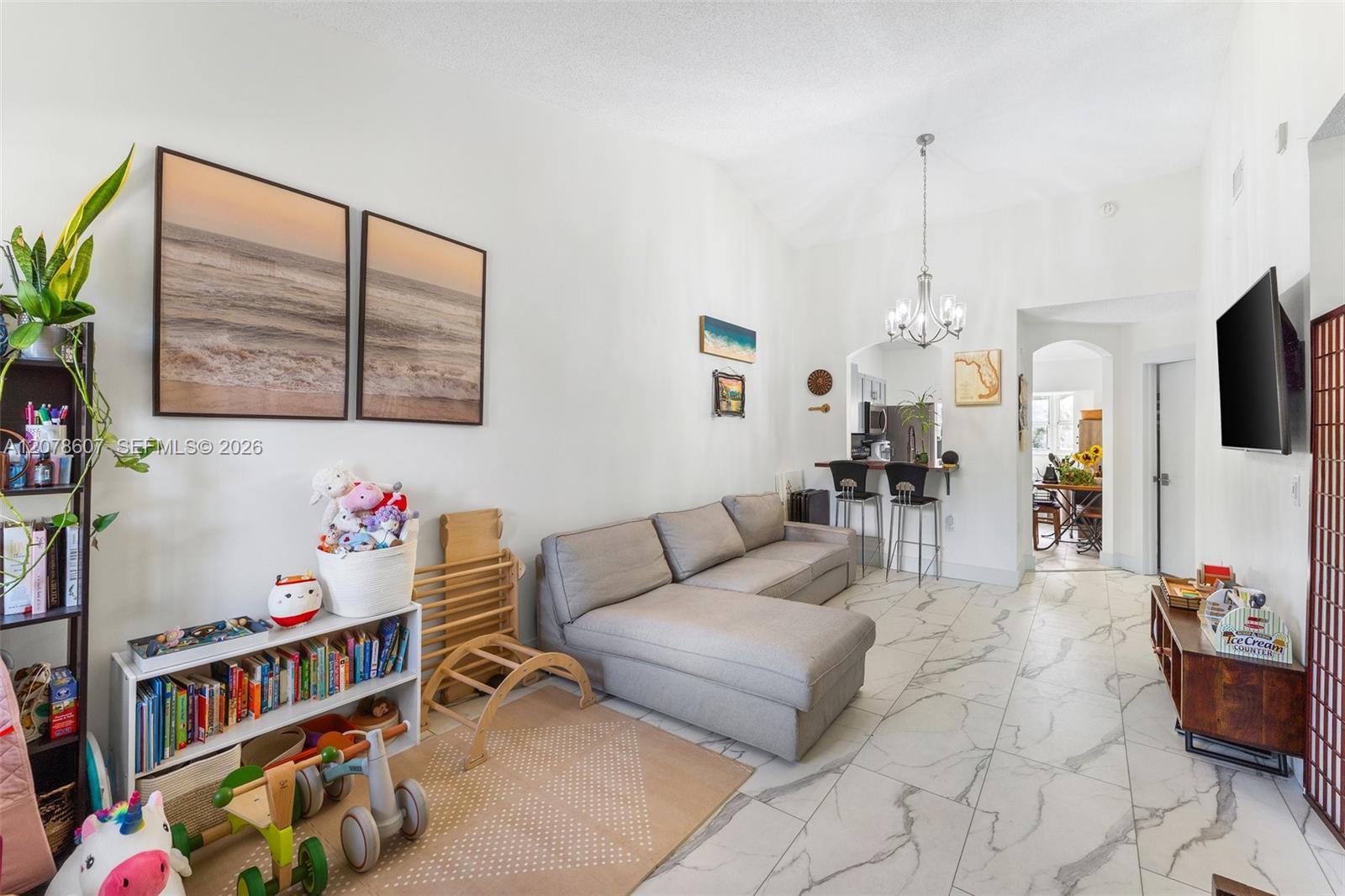 Listing photo 7 for 2140 NW 78th Ave Unit#204, Pembroke Pines, FL, 33024