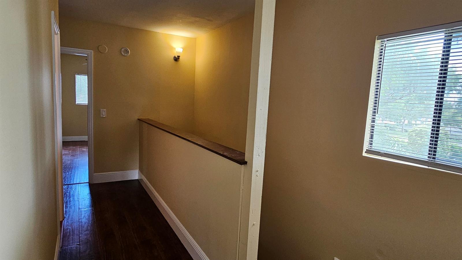 Listing photo 7 for 4621 NW 88th Avenue Unit#4621, Sunrise, FL, 33351