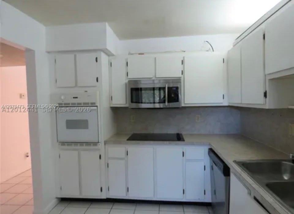 Listing photo 2 for 205 Lakeview Dr Unit#102, Weston, FL, 33326