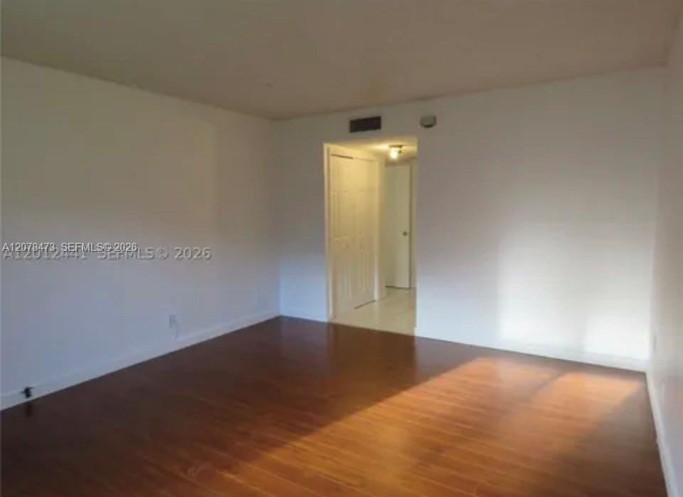 Listing photo 3 for 205 Lakeview Dr Unit#102, Weston, FL, 33326