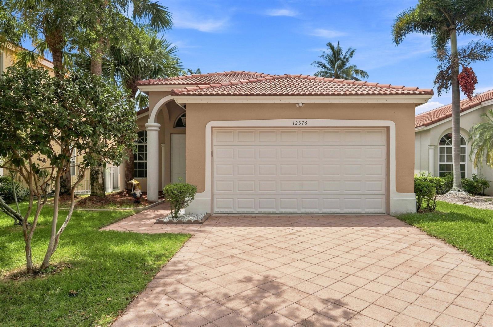 Listing photo 1 for 12376 NW 53RD Street, Coral Springs, FL, 33076
