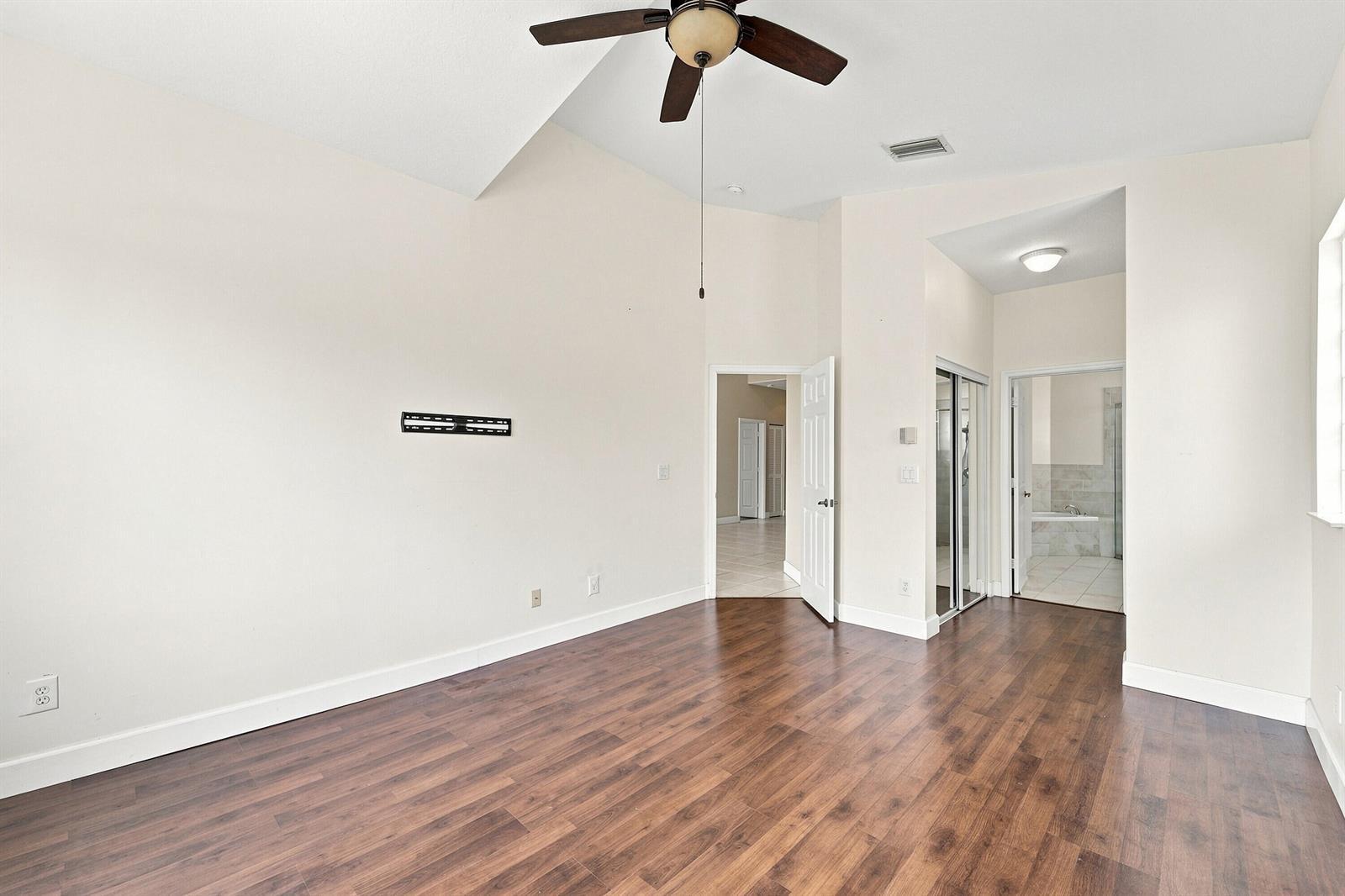 Listing photo 12 for 12376 NW 53RD Street, Coral Springs, FL, 33076