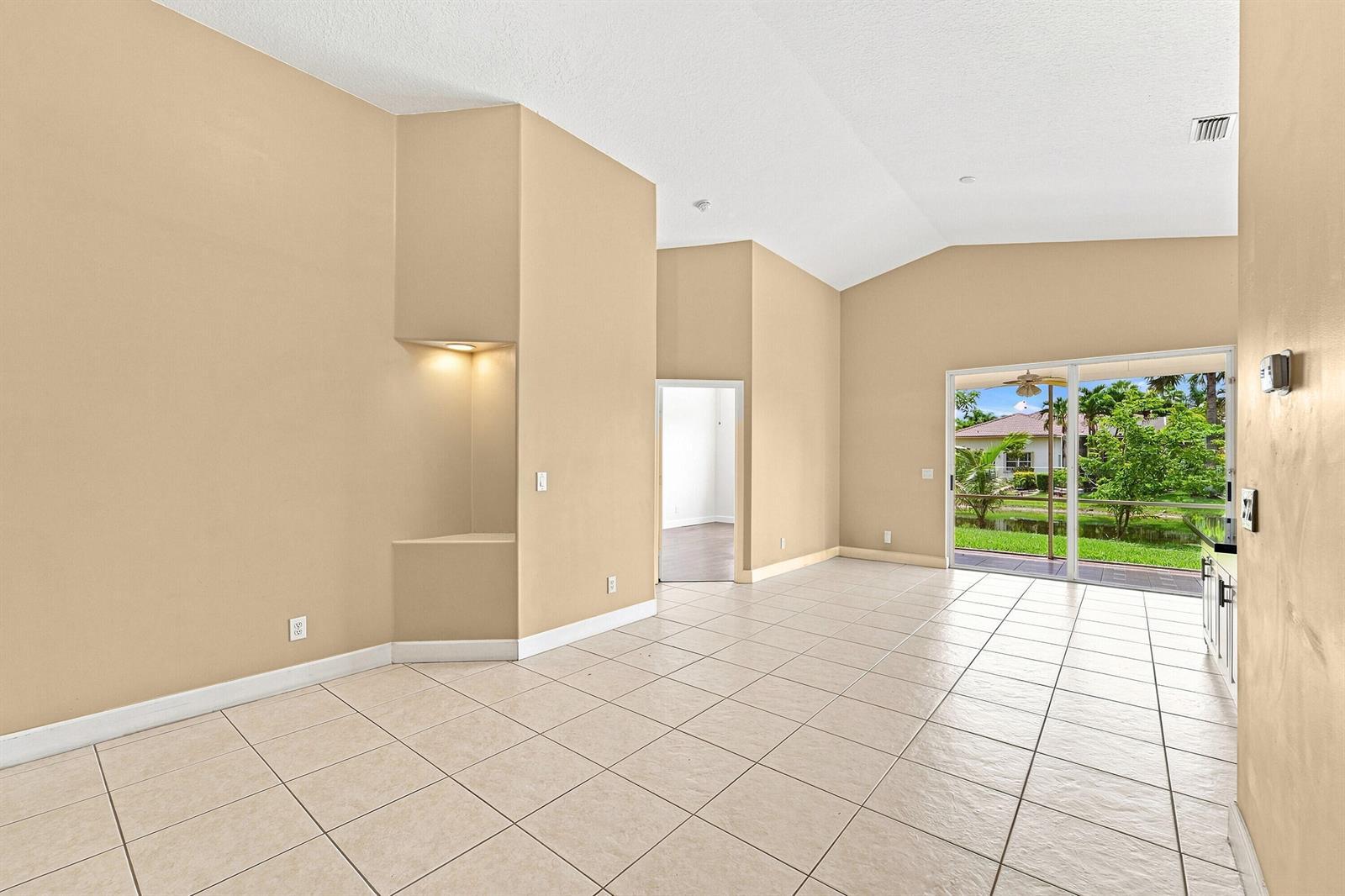 Listing photo 6 for 12376 NW 53RD Street, Coral Springs, FL, 33076
