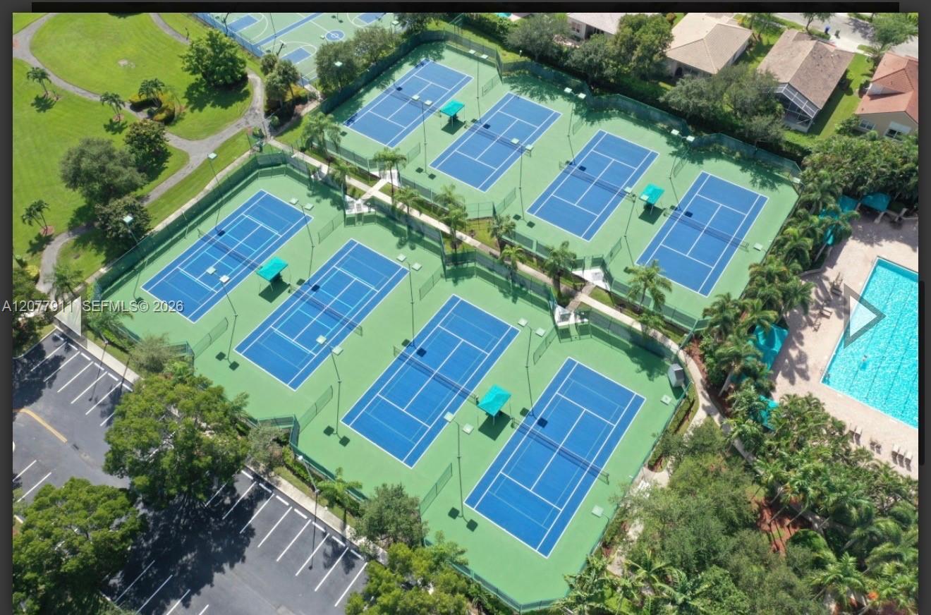 Listing photo 11 for 1532 NW 133rd Ave, Pembroke Pines, FL, 33028