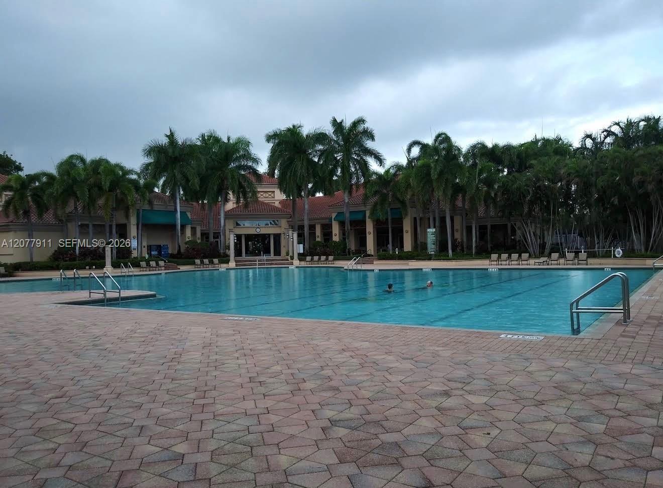 Listing photo 13 for 1532 NW 133rd Ave, Pembroke Pines, FL, 33028