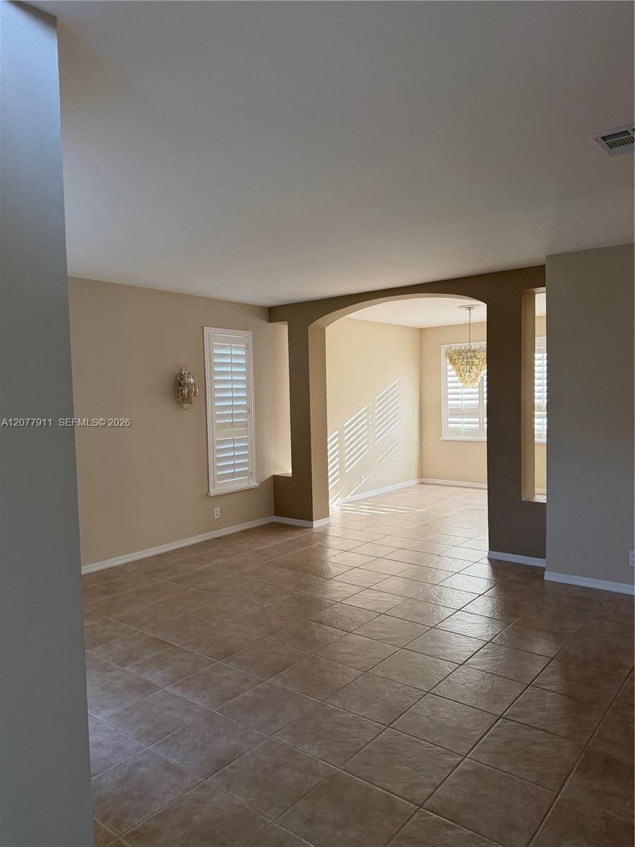 Listing photo 4 for 1532 NW 133rd Ave, Pembroke Pines, FL, 33028