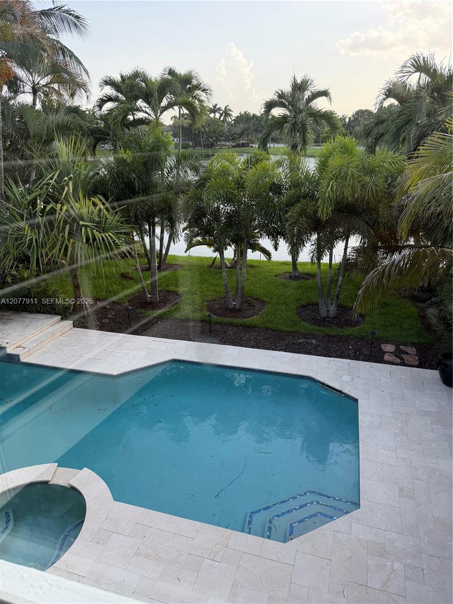 Listing photo 10 for 1532 NW 133rd Ave, Pembroke Pines, FL, 33028