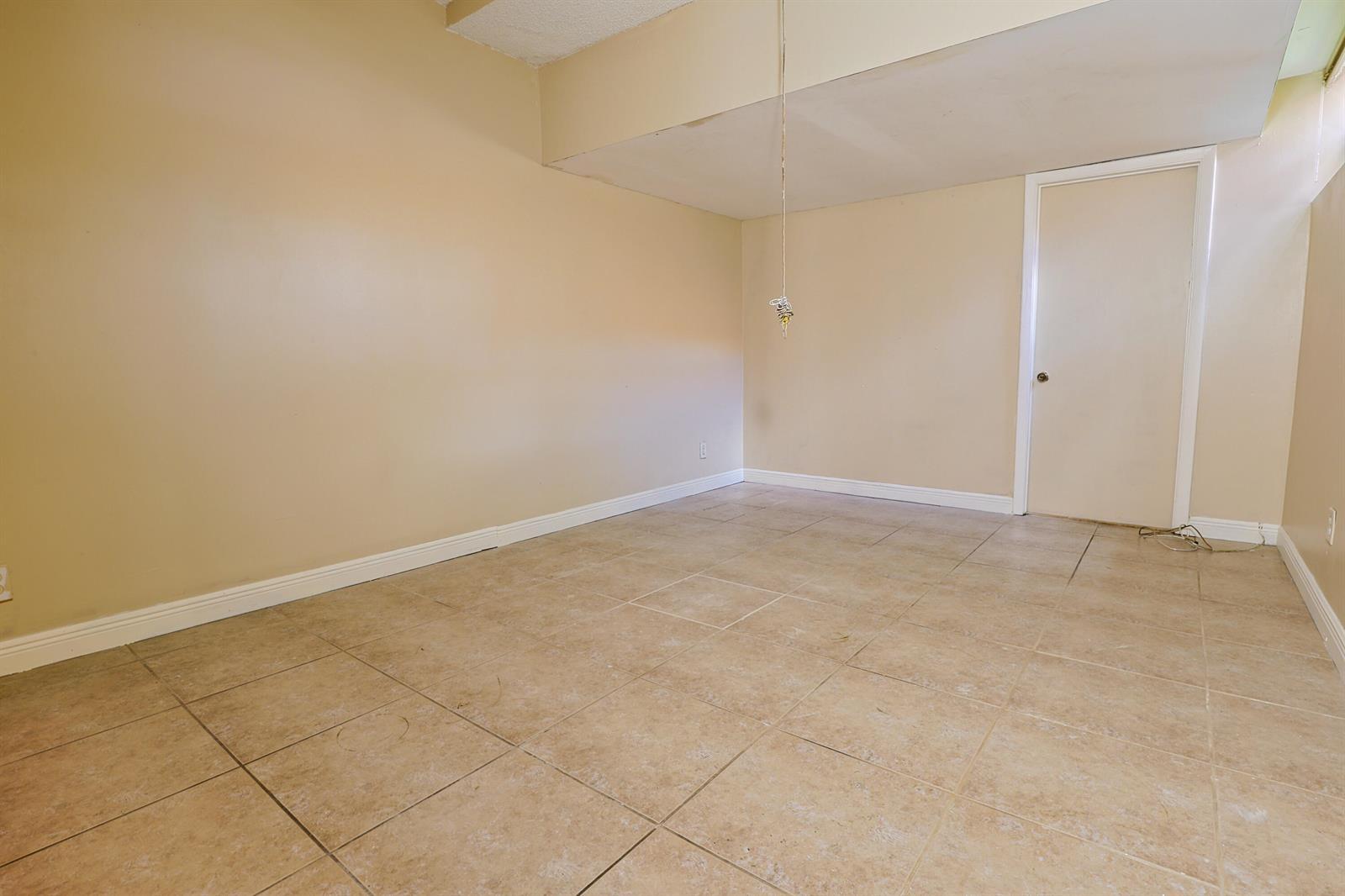 Listing photo 3 for 2794 NW 80TH Avenue Unit#2794, Sunrise, FL, 33322