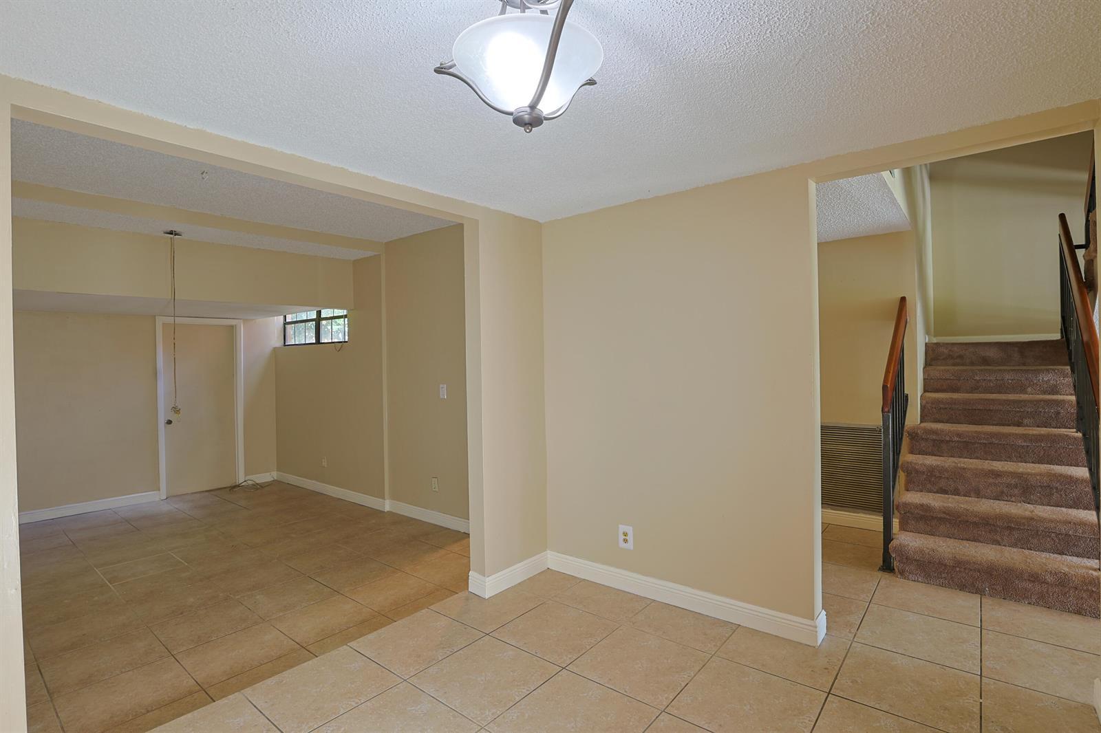 Listing photo 6 for 2794 NW 80TH Avenue Unit#2794, Sunrise, FL, 33322