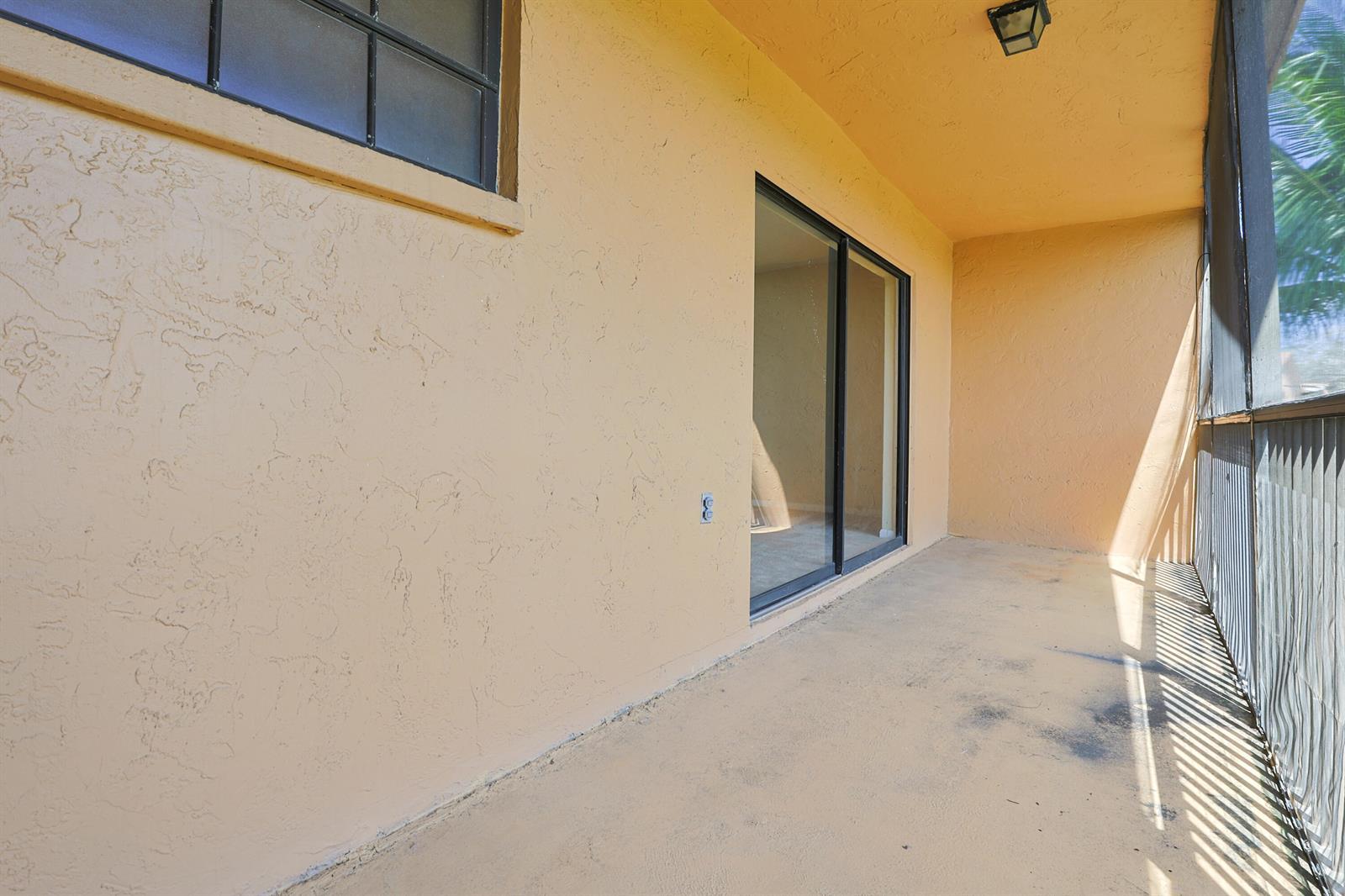 Listing photo 10 for 2794 NW 80TH Avenue Unit#2794, Sunrise, FL, 33322