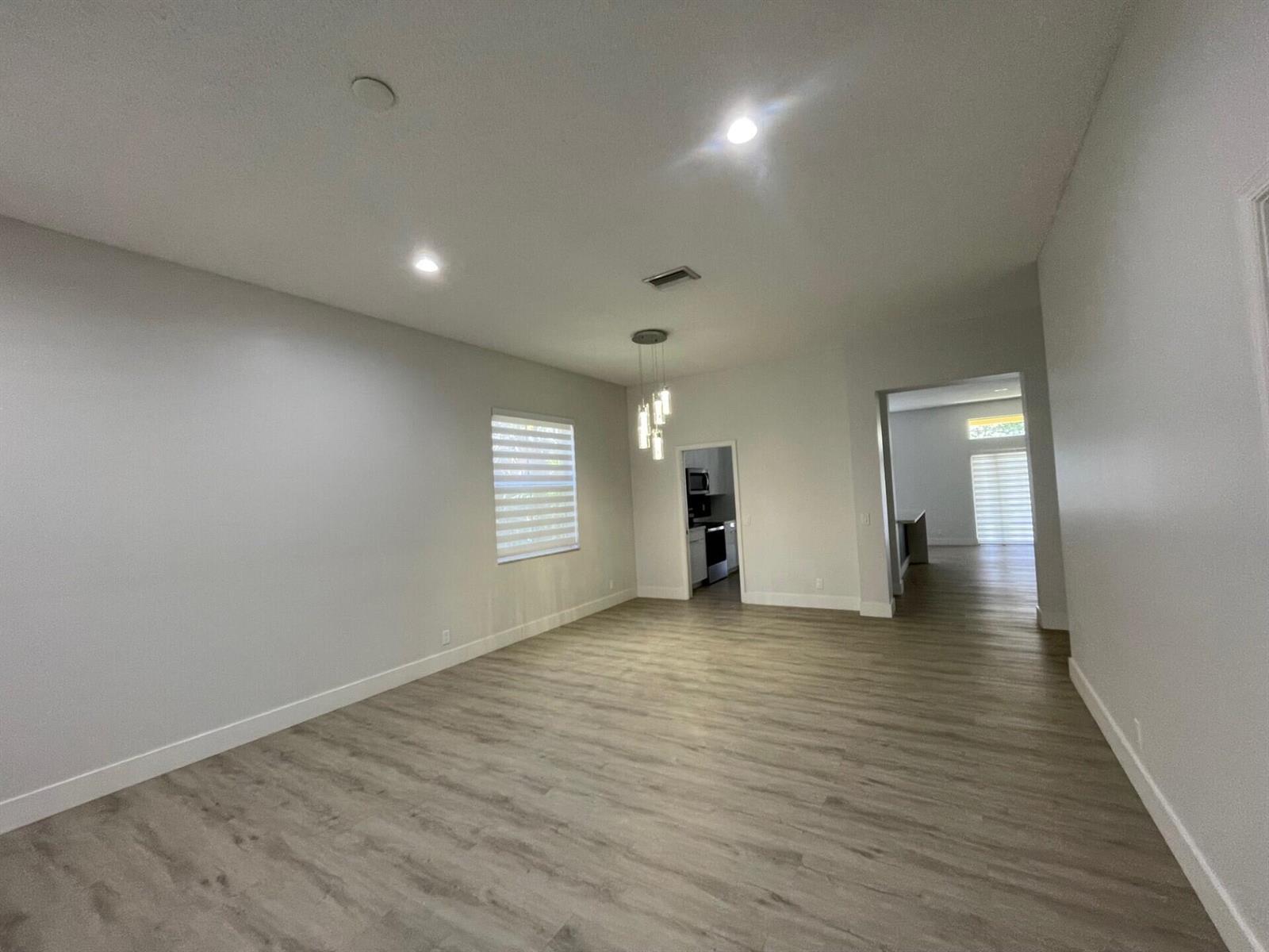 Listing photo 11 for 4293 LAUREL RIDGE Circle Unit#4293, Weston, FL, 33331