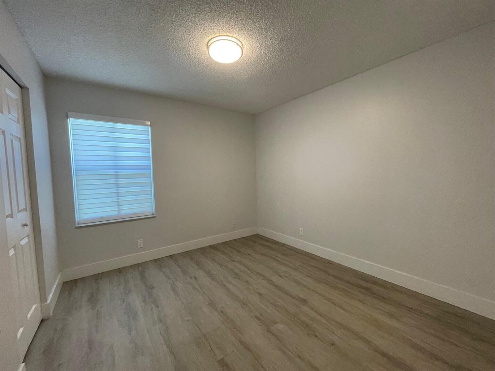 Listing photo 15 for 4293 LAUREL RIDGE Circle Unit#4293, Weston, FL, 33331