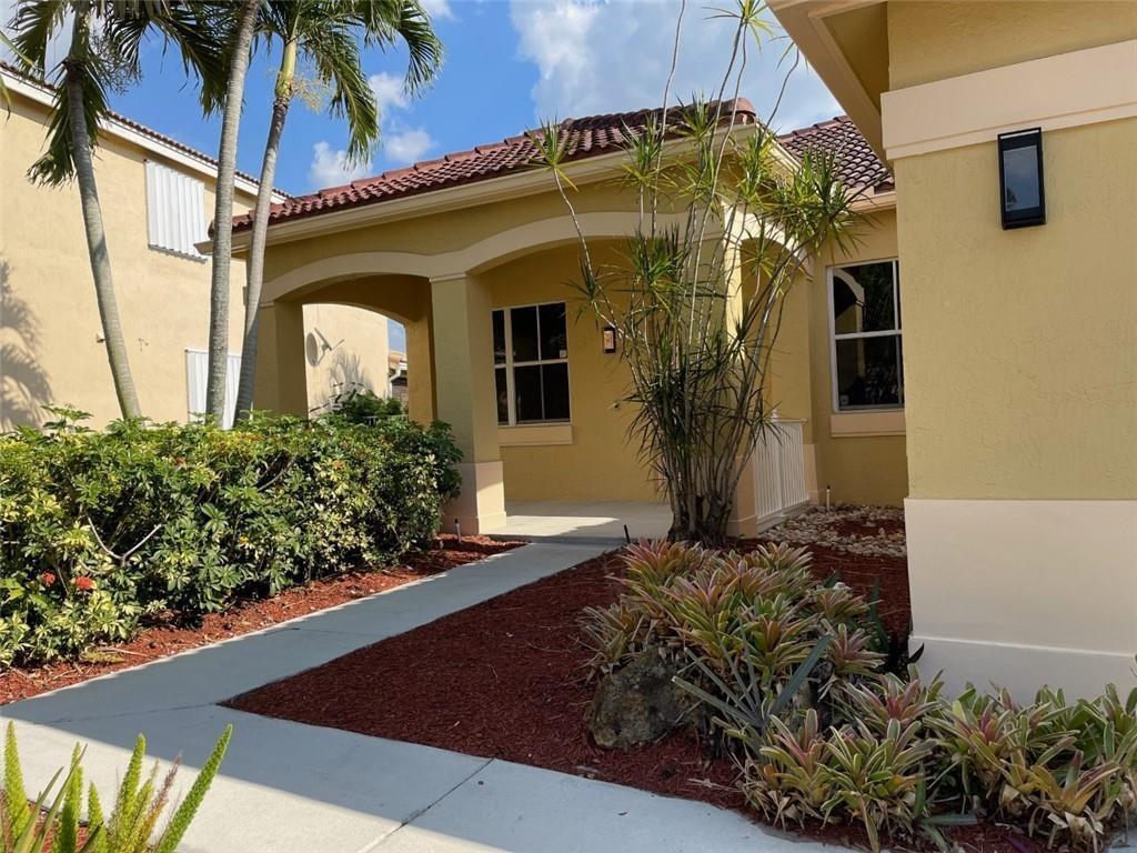 Listing photo 4 for 4293 LAUREL RIDGE Circle Unit#4293, Weston, FL, 33331