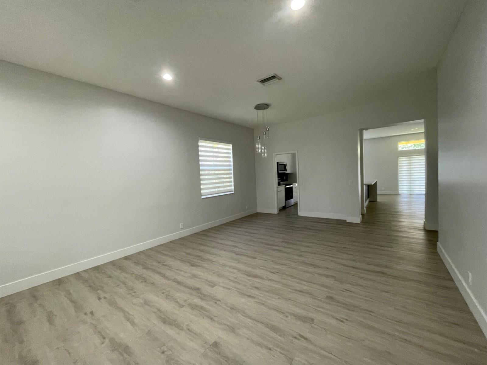 Listing photo 10 for 4293 LAUREL RIDGE Circle Unit#4293, Weston, FL, 33331