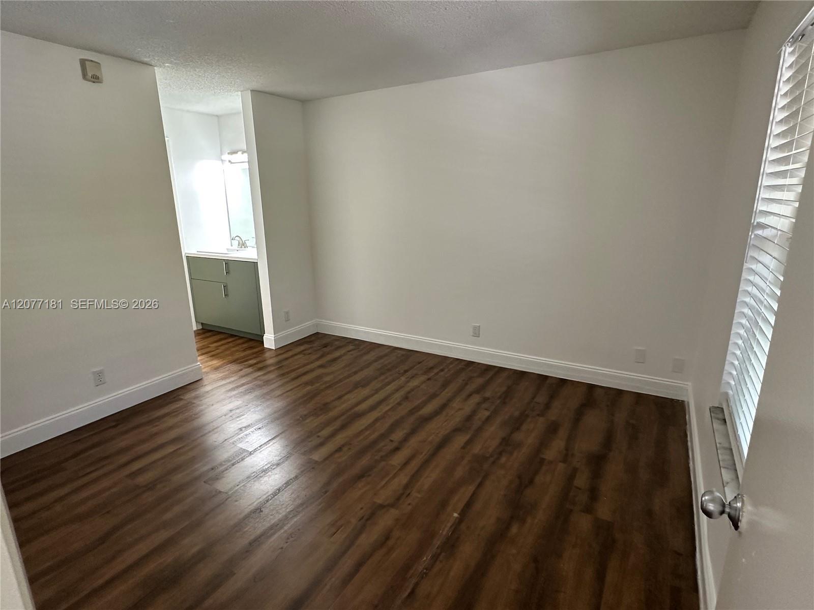 Listing photo 2 for 10757 Cleary Blvd Unit#307, Plantation, FL, 33324