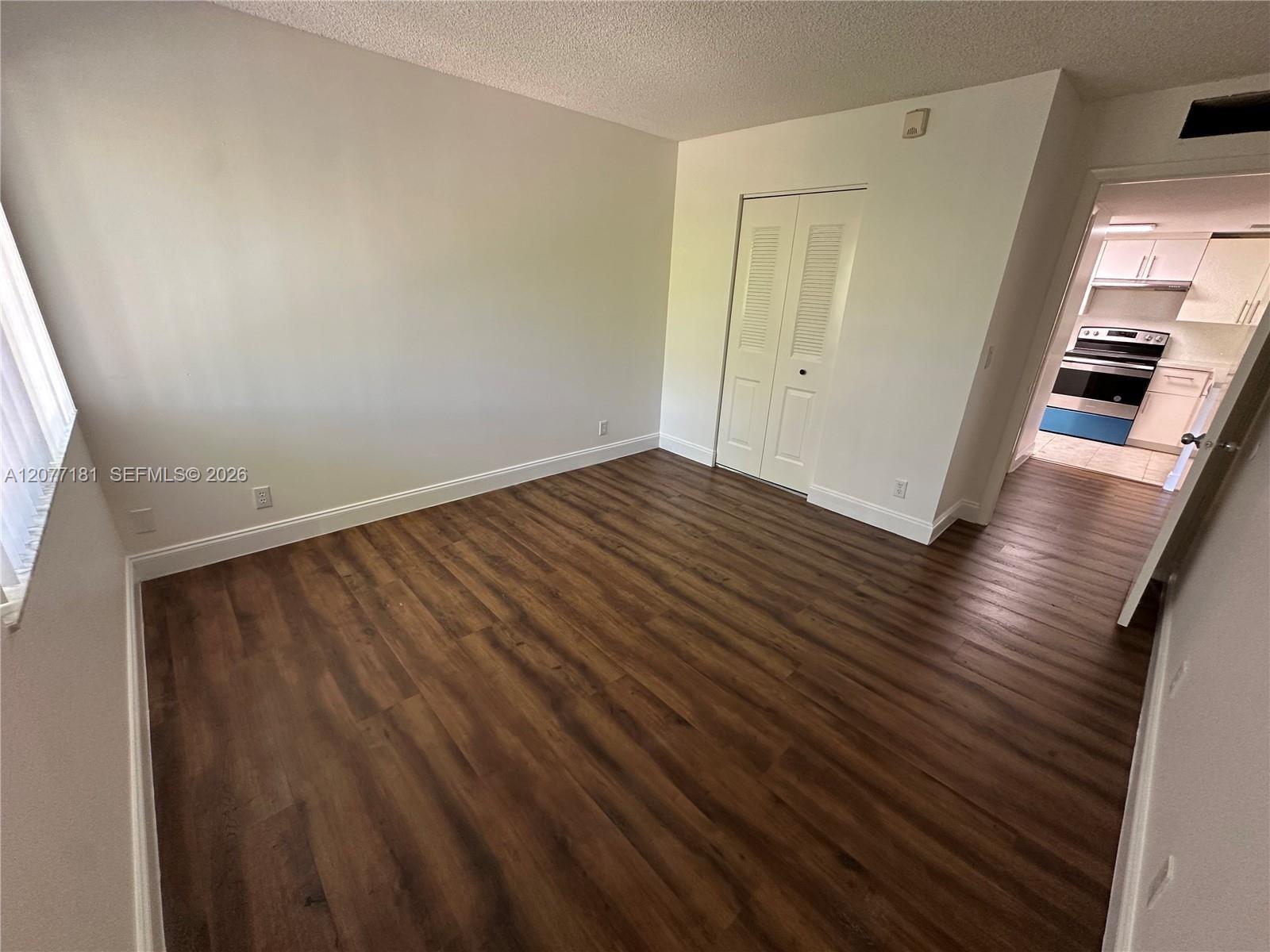 Listing photo 11 for 10757 Cleary Blvd Unit#307, Plantation, FL, 33324