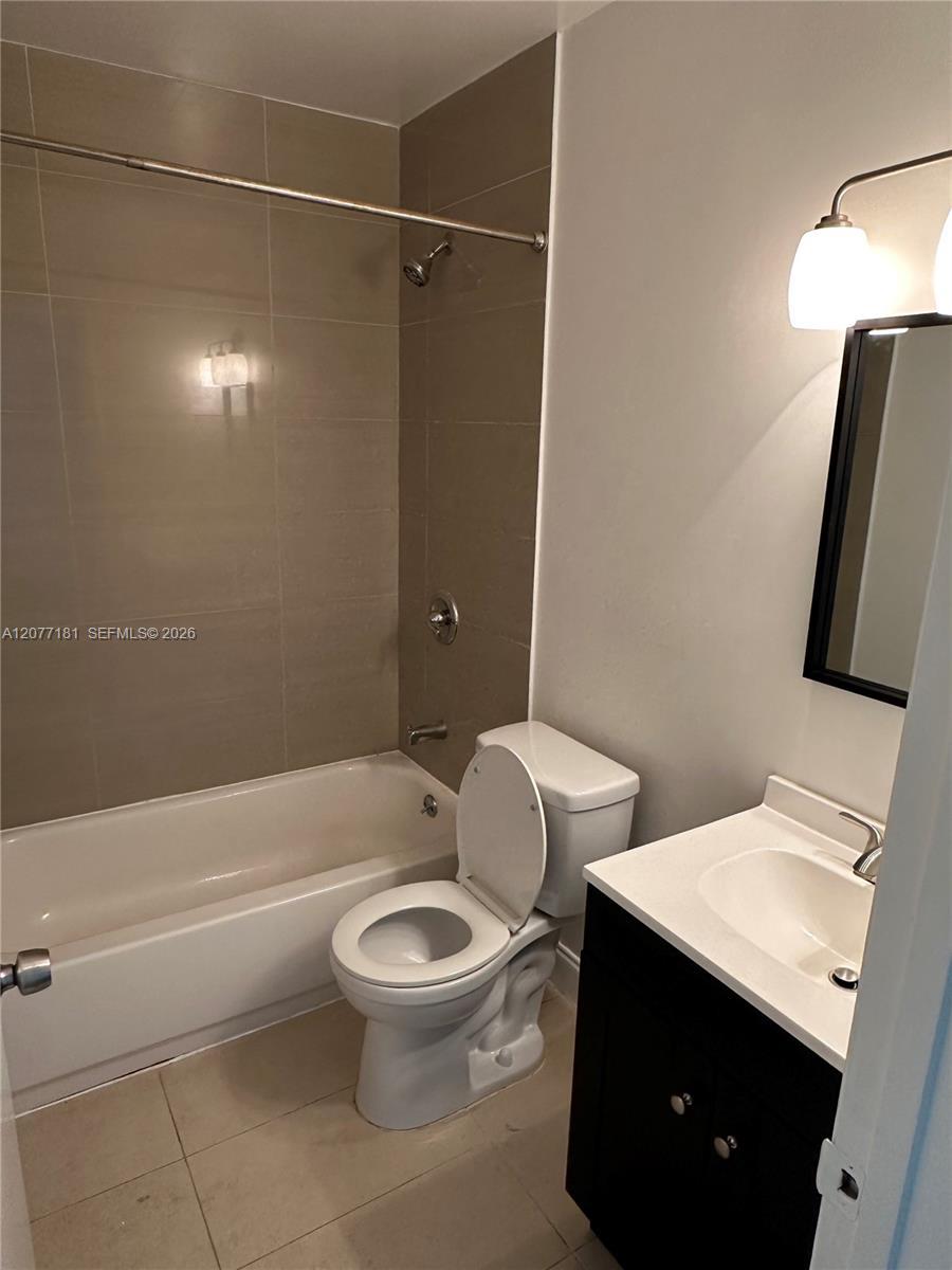 Listing photo 12 for 10757 Cleary Blvd Unit#307, Plantation, FL, 33324