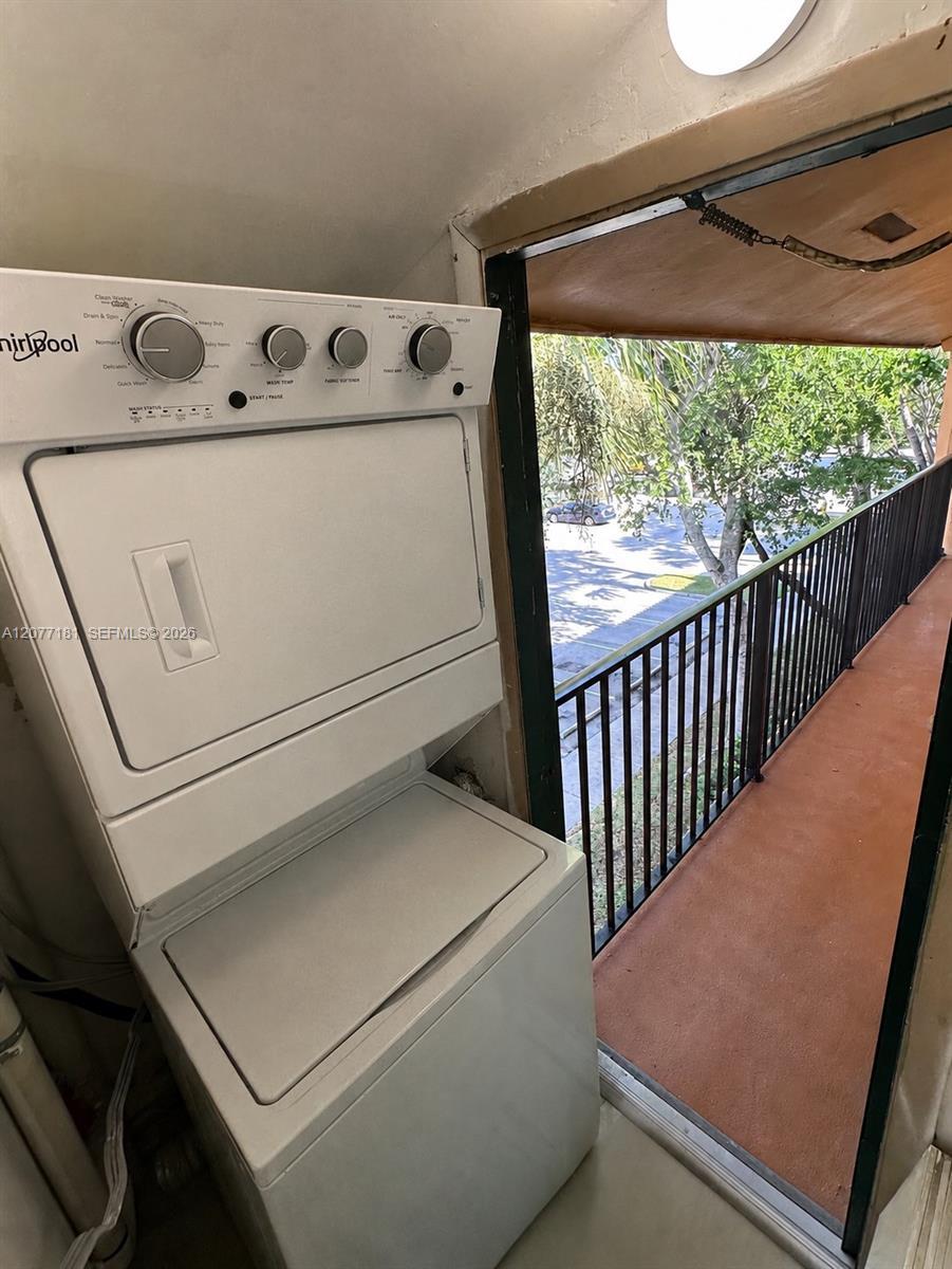 Listing photo 14 for 10757 Cleary Blvd Unit#307, Plantation, FL, 33324