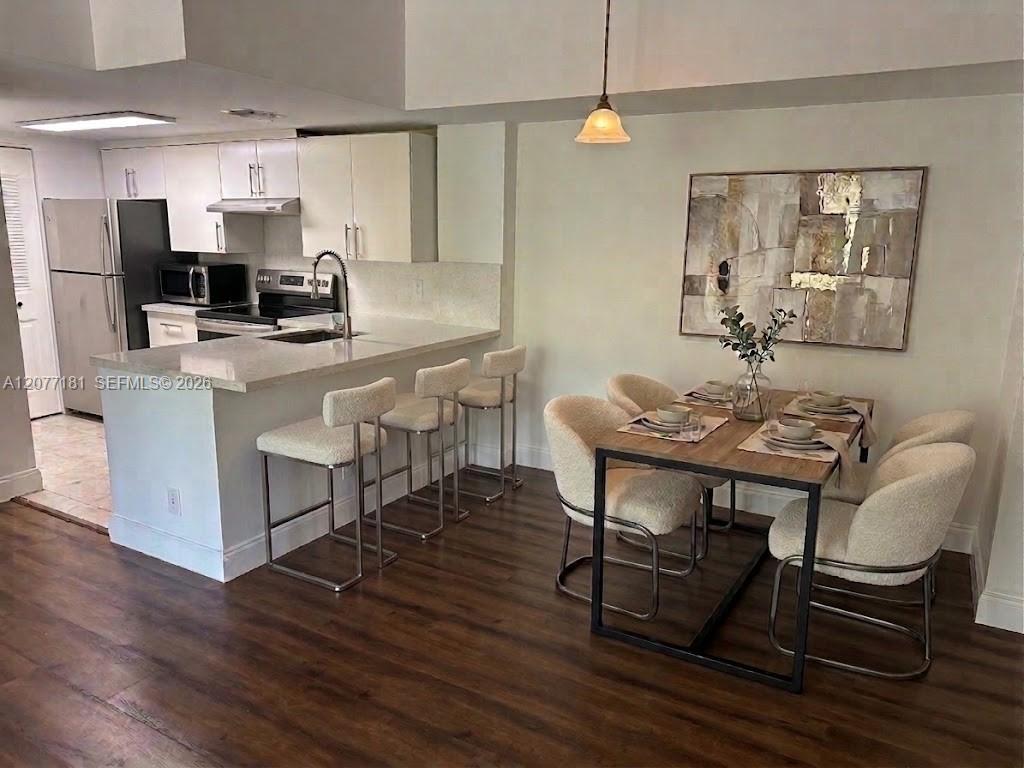 Listing photo 5 for 10757 Cleary Blvd Unit#307, Plantation, FL, 33324