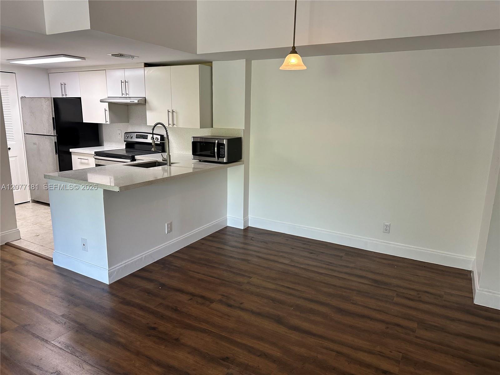 Listing photo 6 for 10757 Cleary Blvd Unit#307, Plantation, FL, 33324