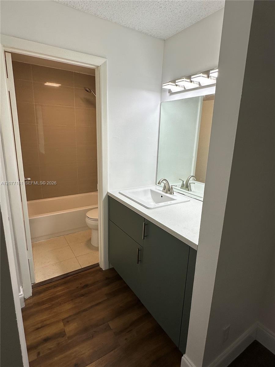 Listing photo 7 for 10757 Cleary Blvd Unit#307, Plantation, FL, 33324