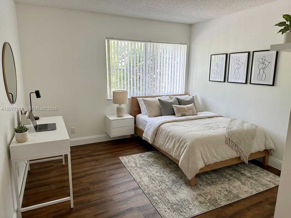 Listing photo 9 for 10757 Cleary Blvd Unit#307, Plantation, FL, 33324