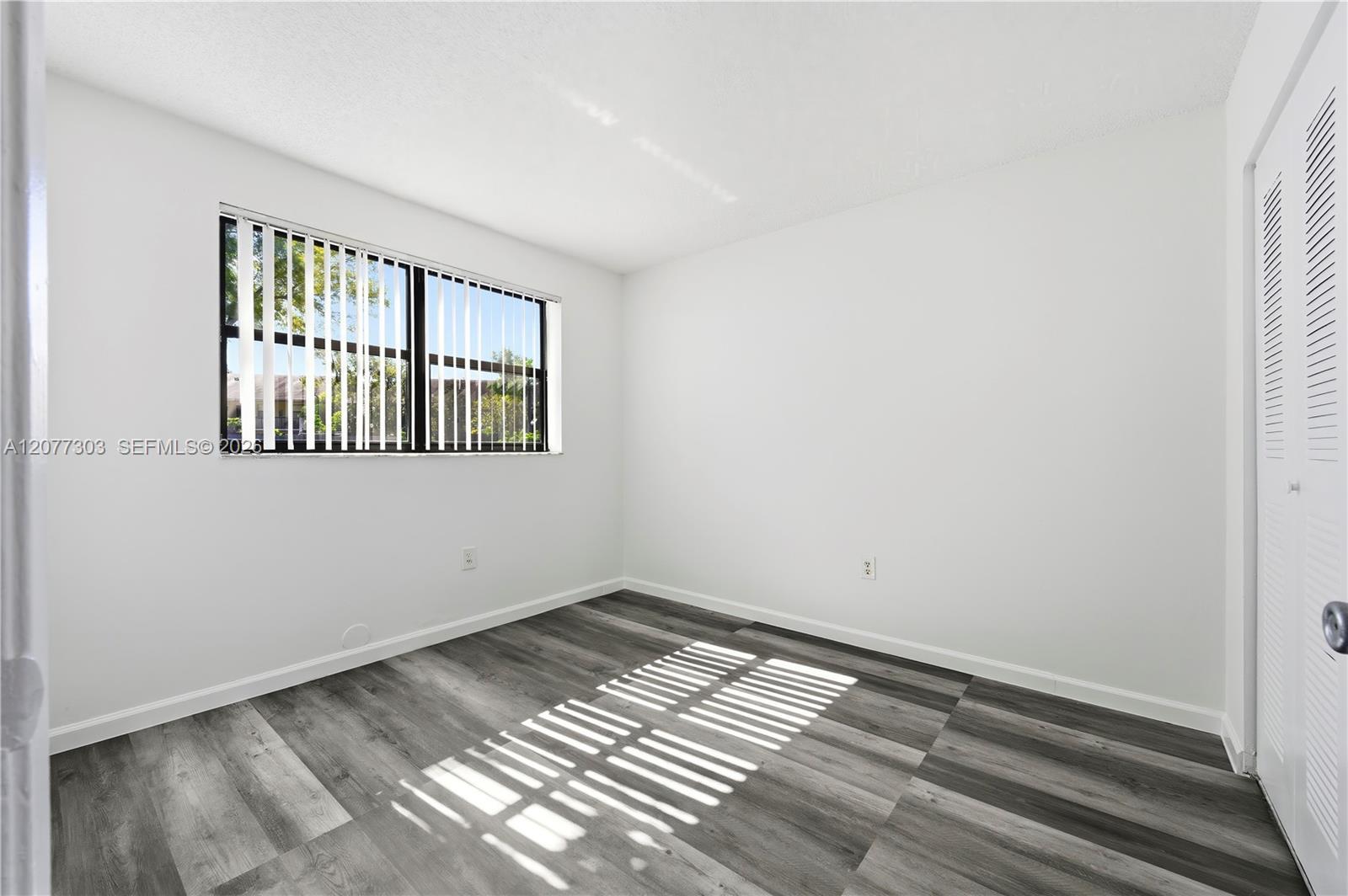 Listing photo 11 for 9877 Nob Hill Ct Unit#9877, Sunrise, FL, 33351