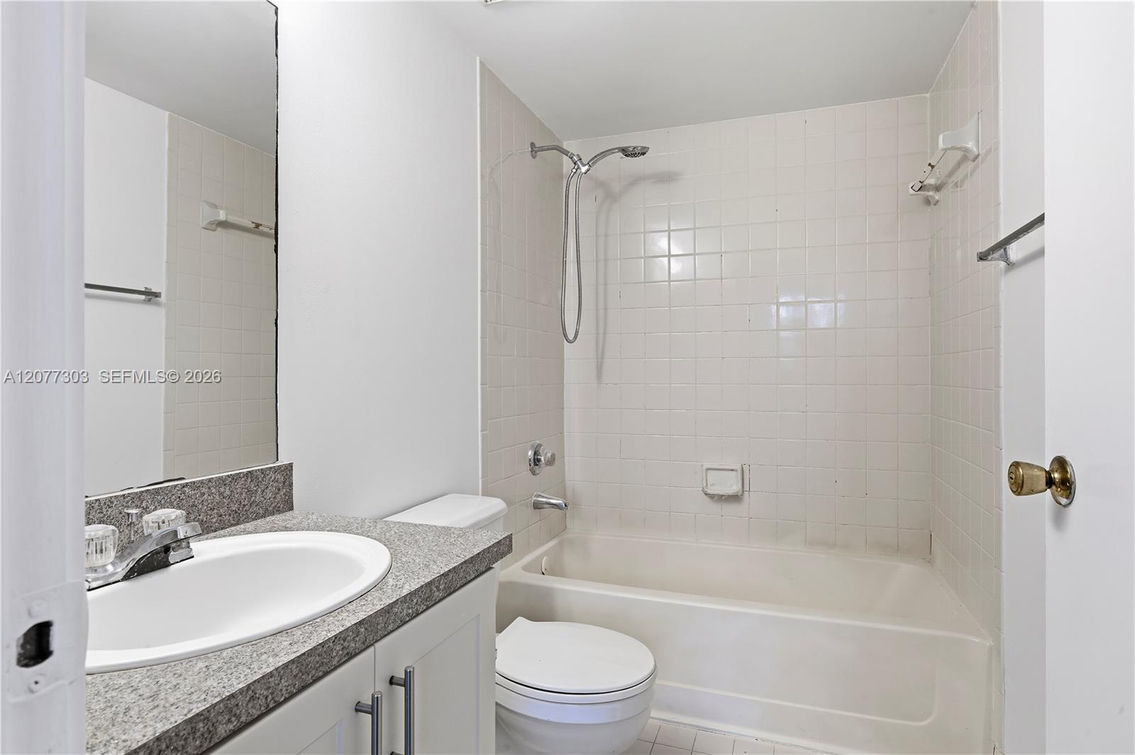 Listing photo 14 for 9877 Nob Hill Ct Unit#9877, Sunrise, FL, 33351